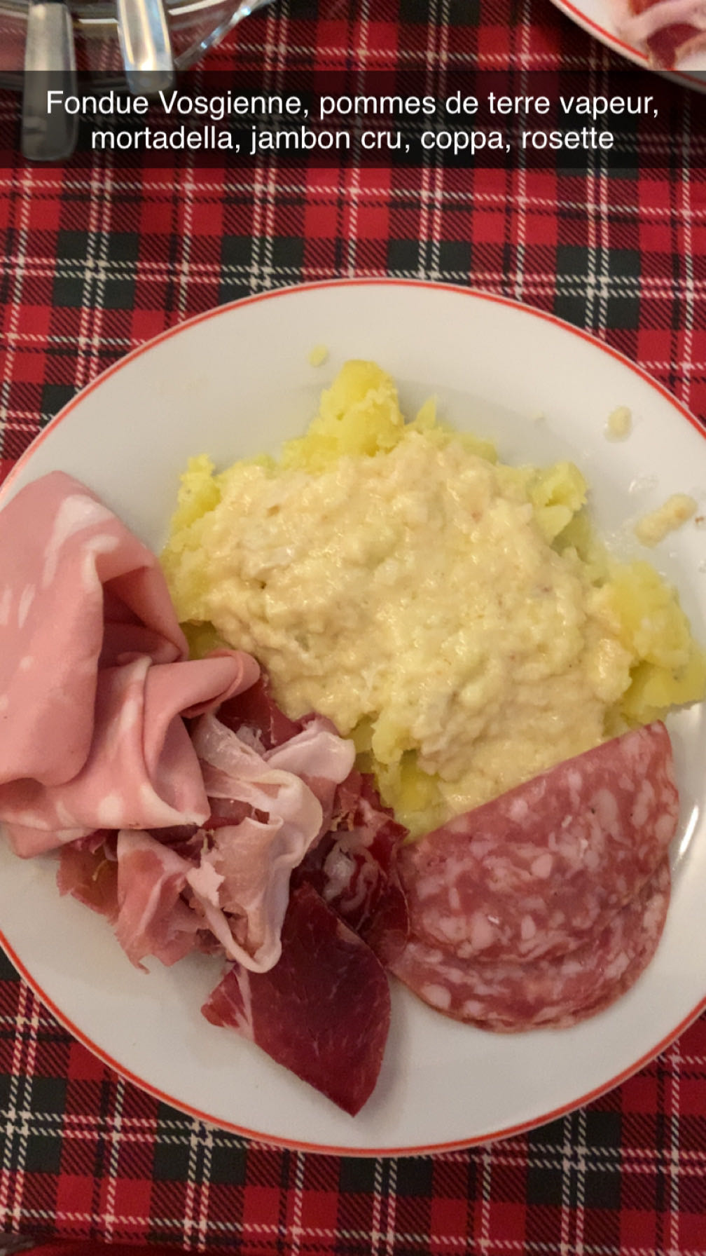 Fondue Vosgienne et charcuterie