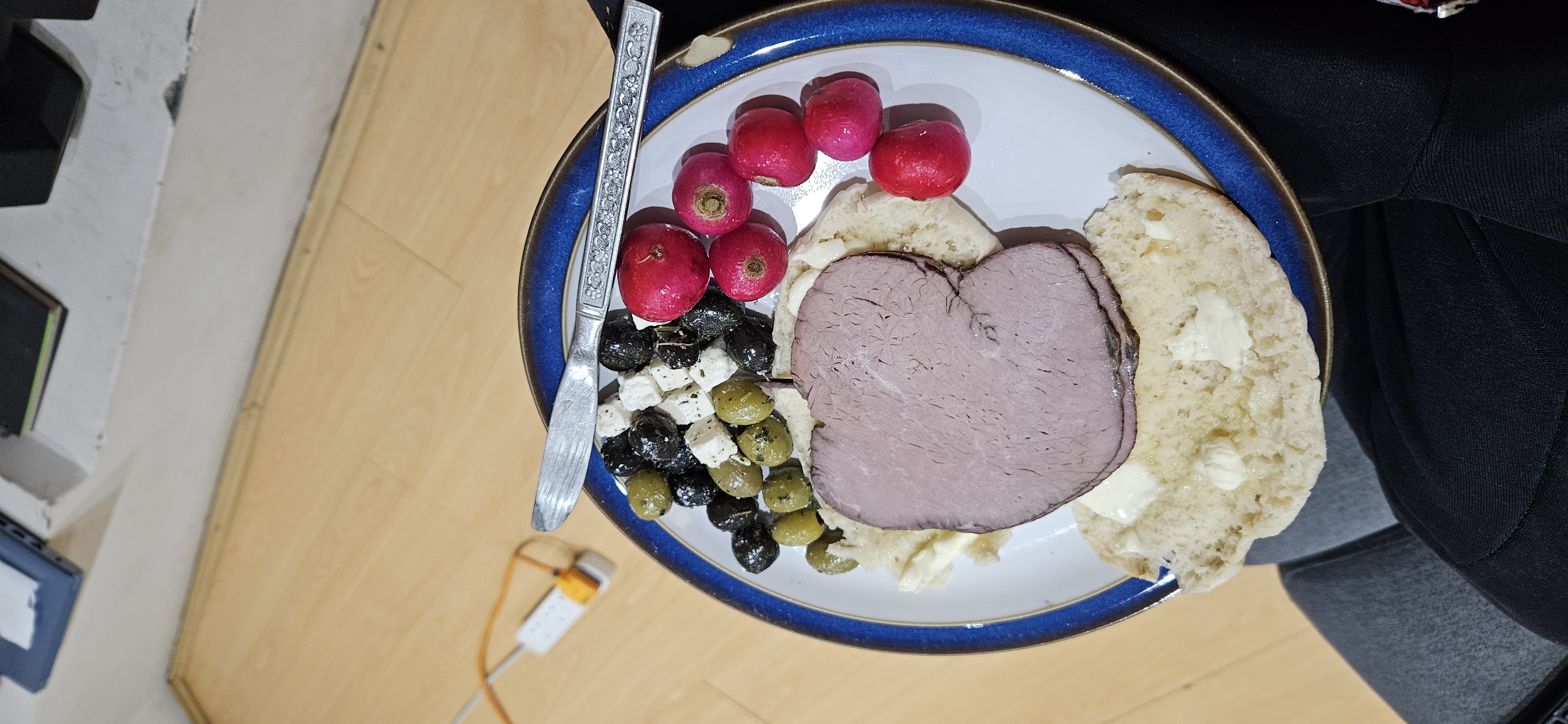 Beef, bread, olives & salad