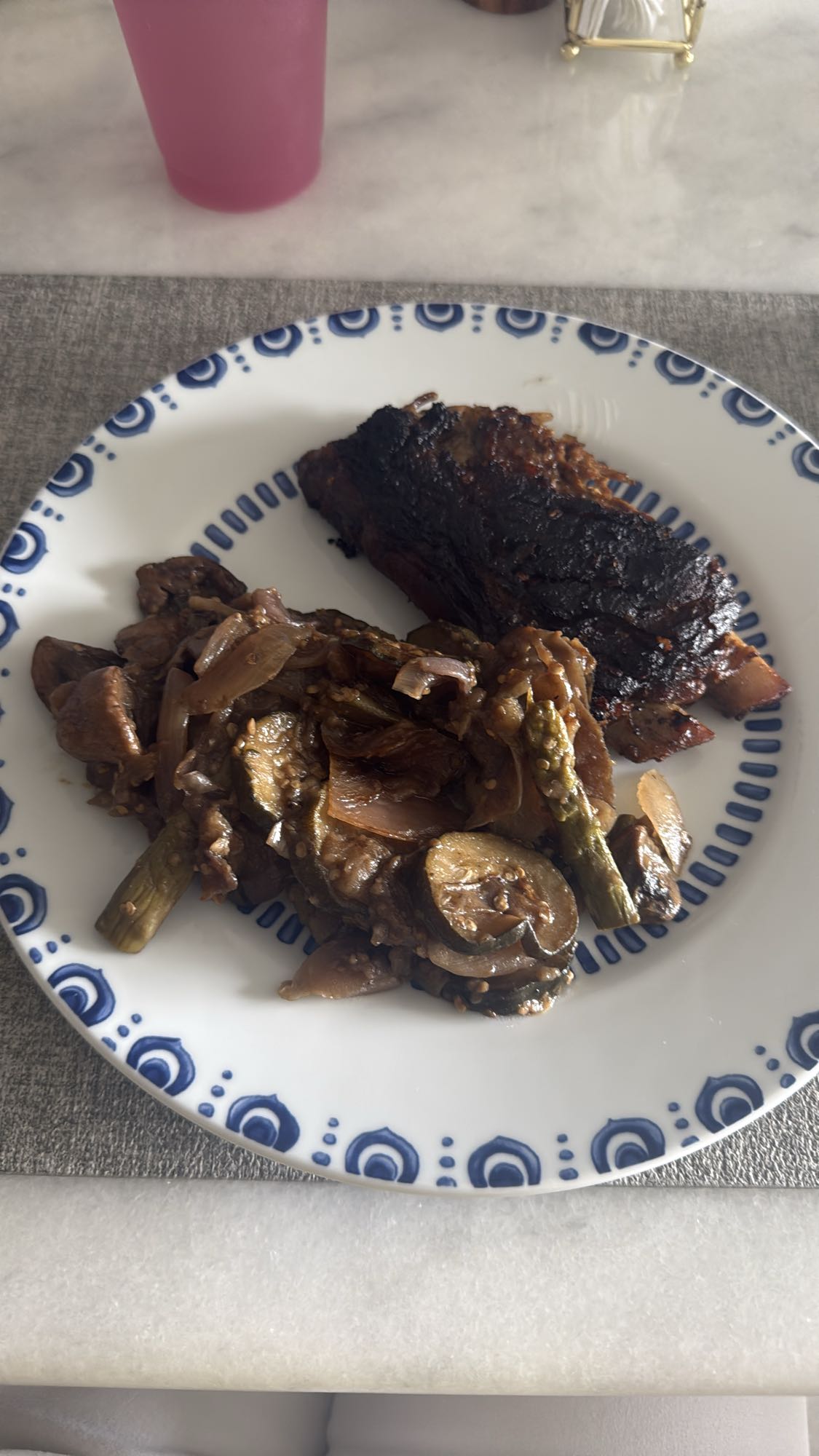 Costillas con vegetales