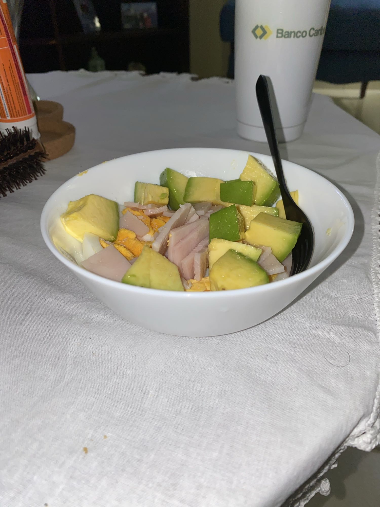 Ensalada de huevo y aguacate