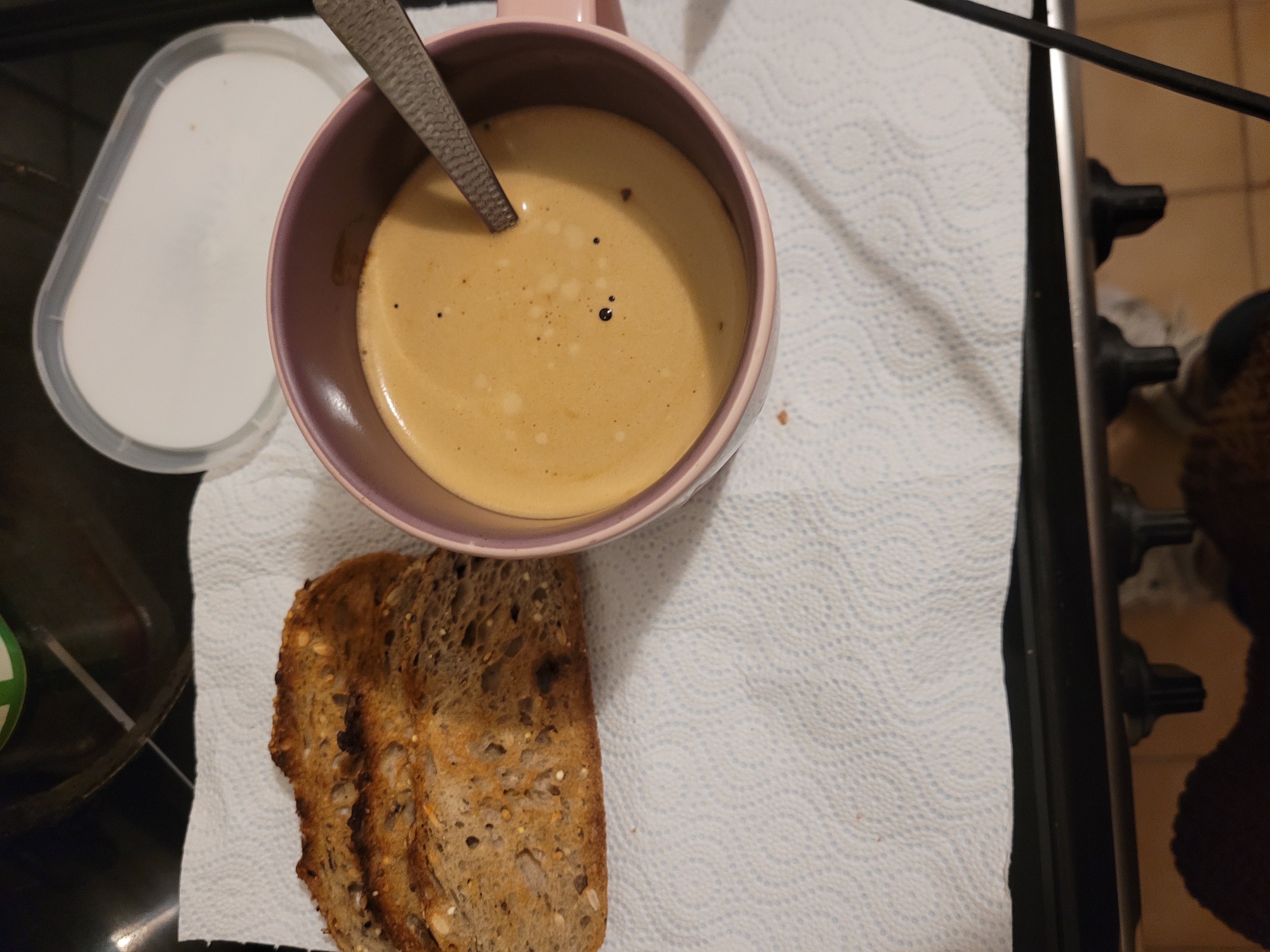 Café et pain grillé