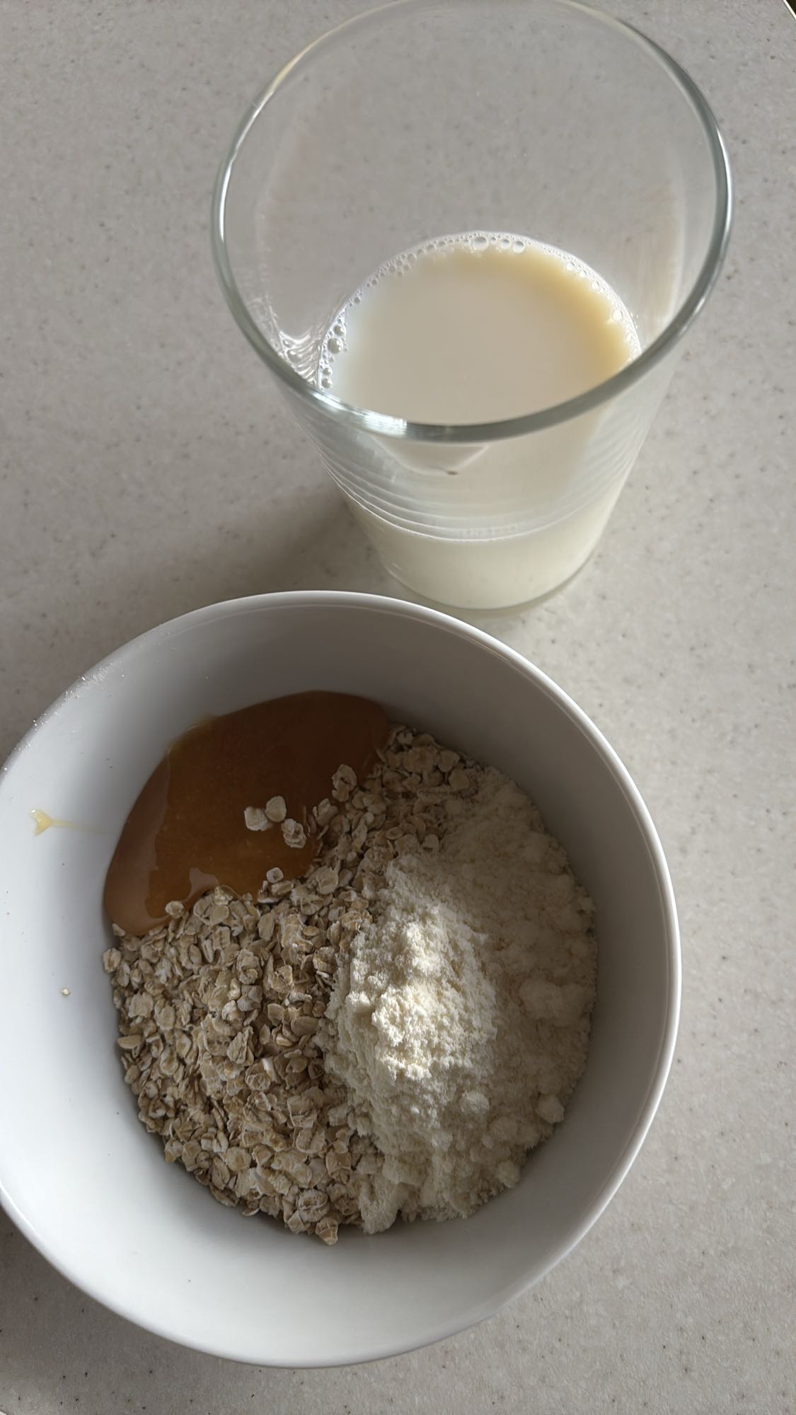 Havregrøt med melk og proteinpulver