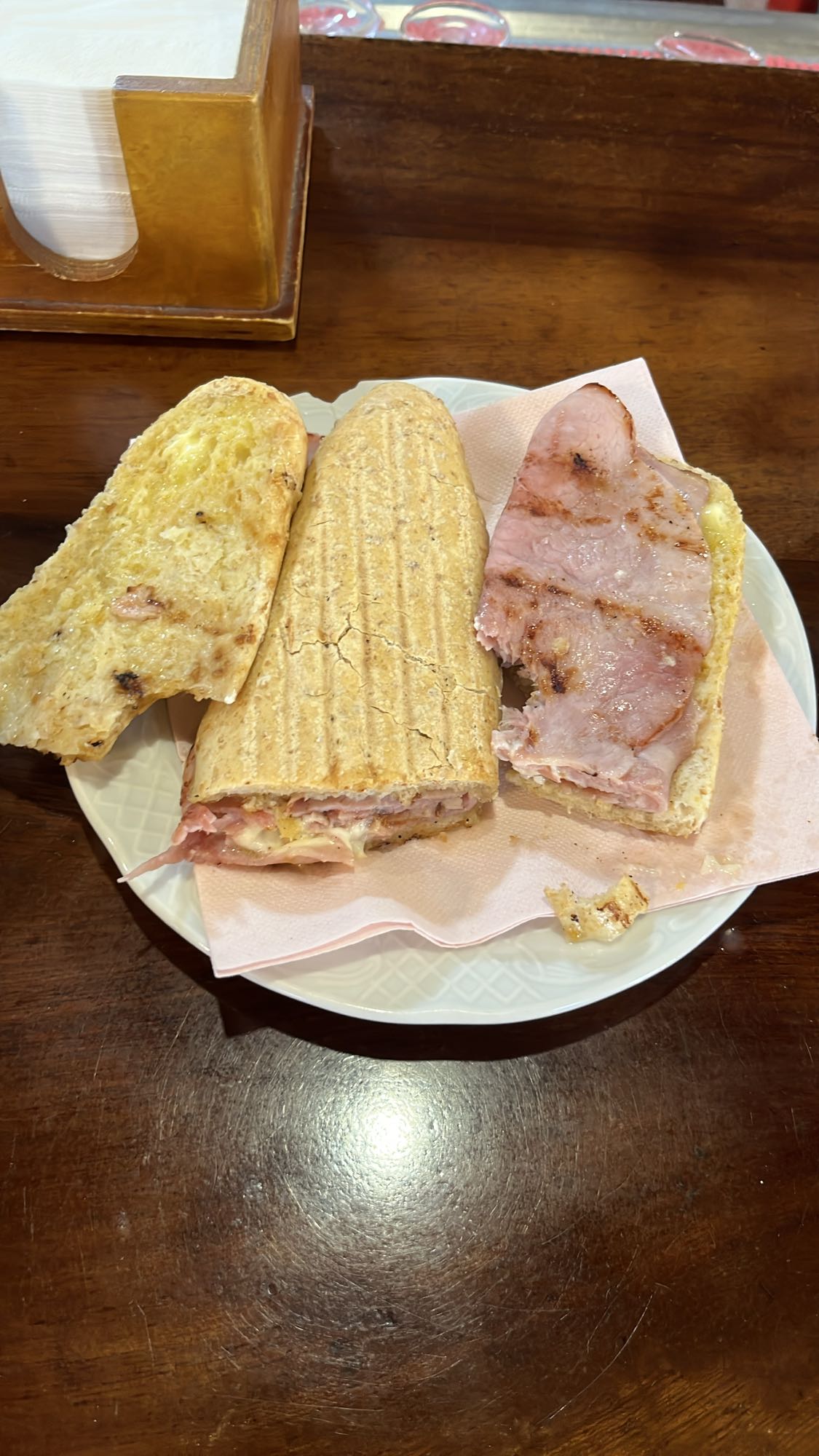 bocadillo de jamón y queso