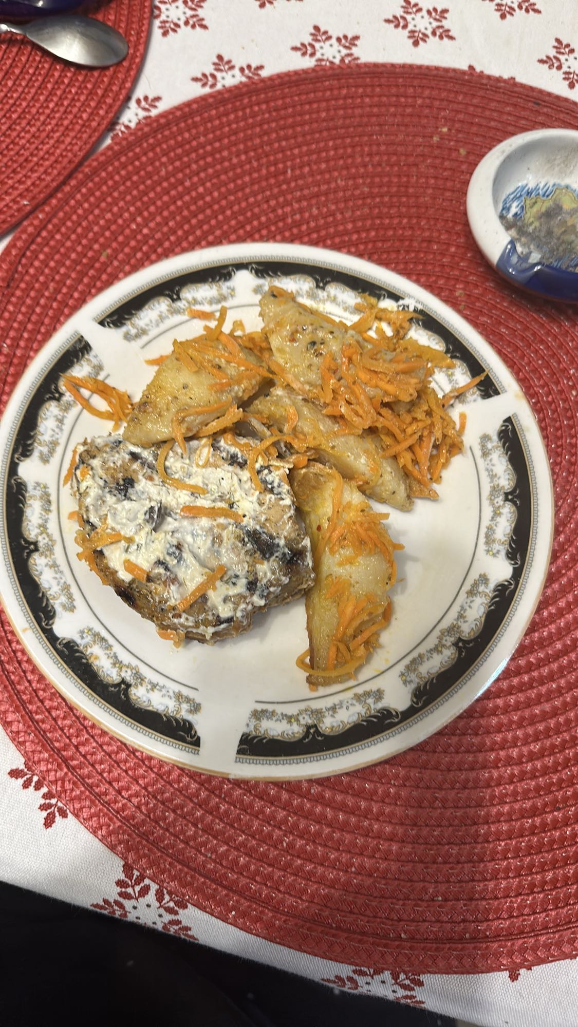 Cartofi cu carne și morcovi