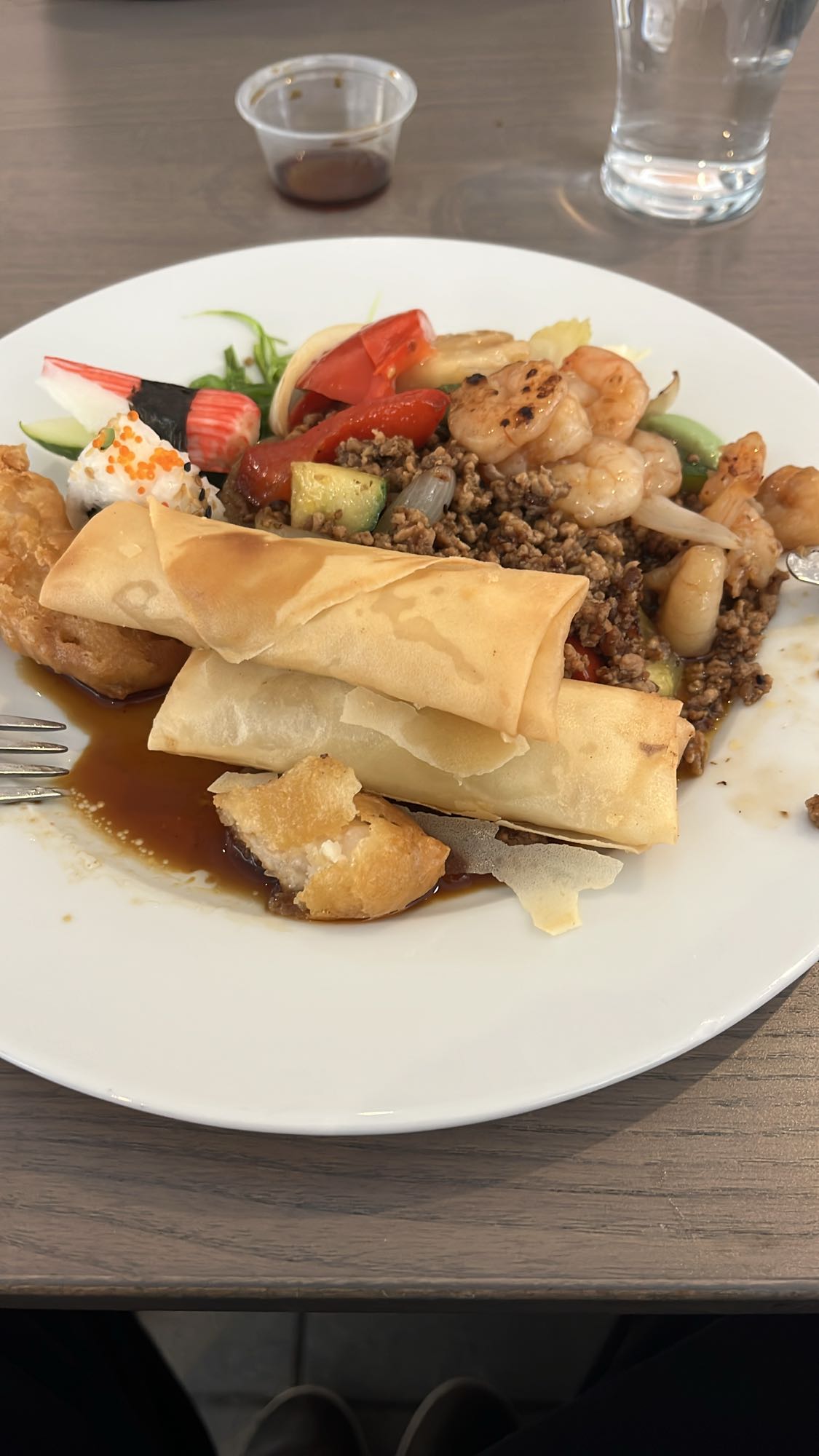 Asiatisk buffétallrik