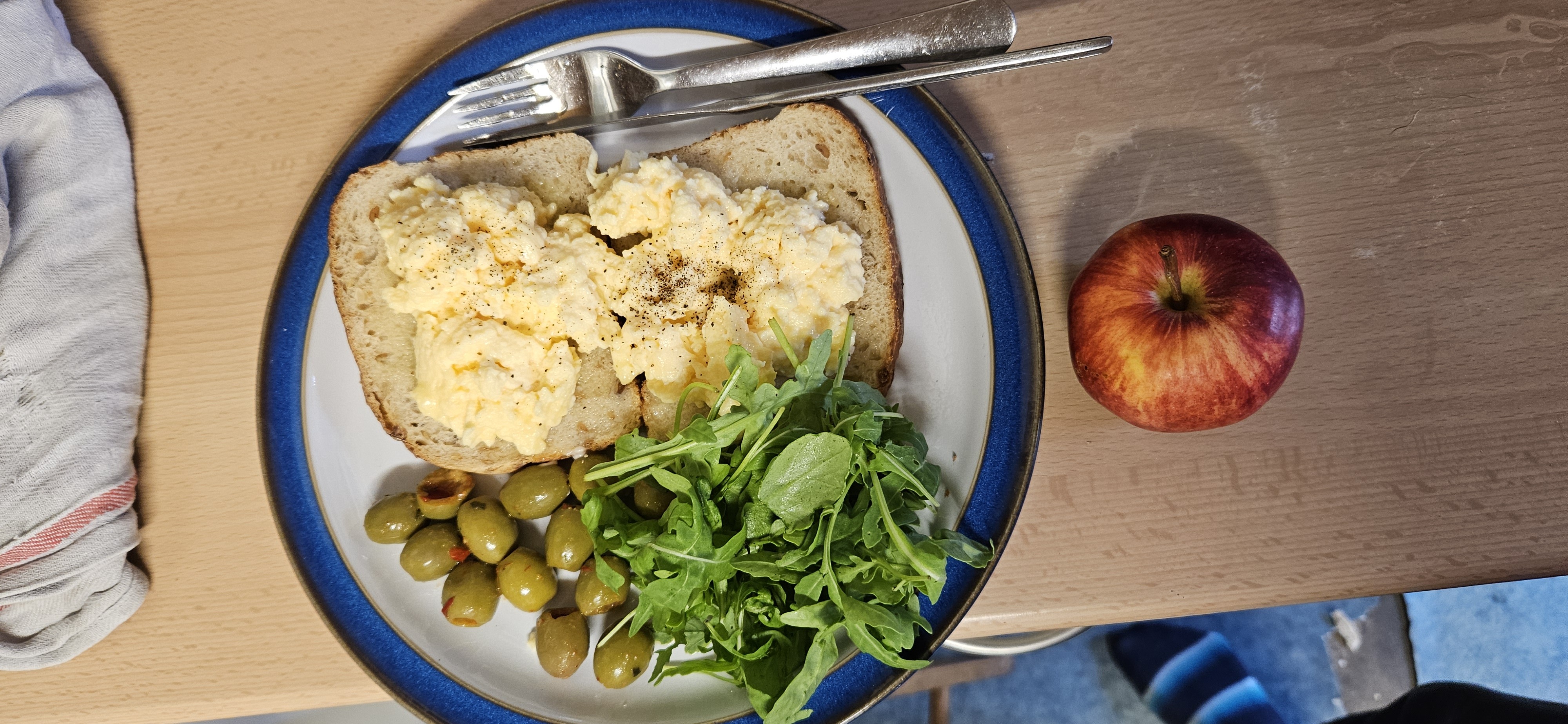 Scrambled eggs toast plate