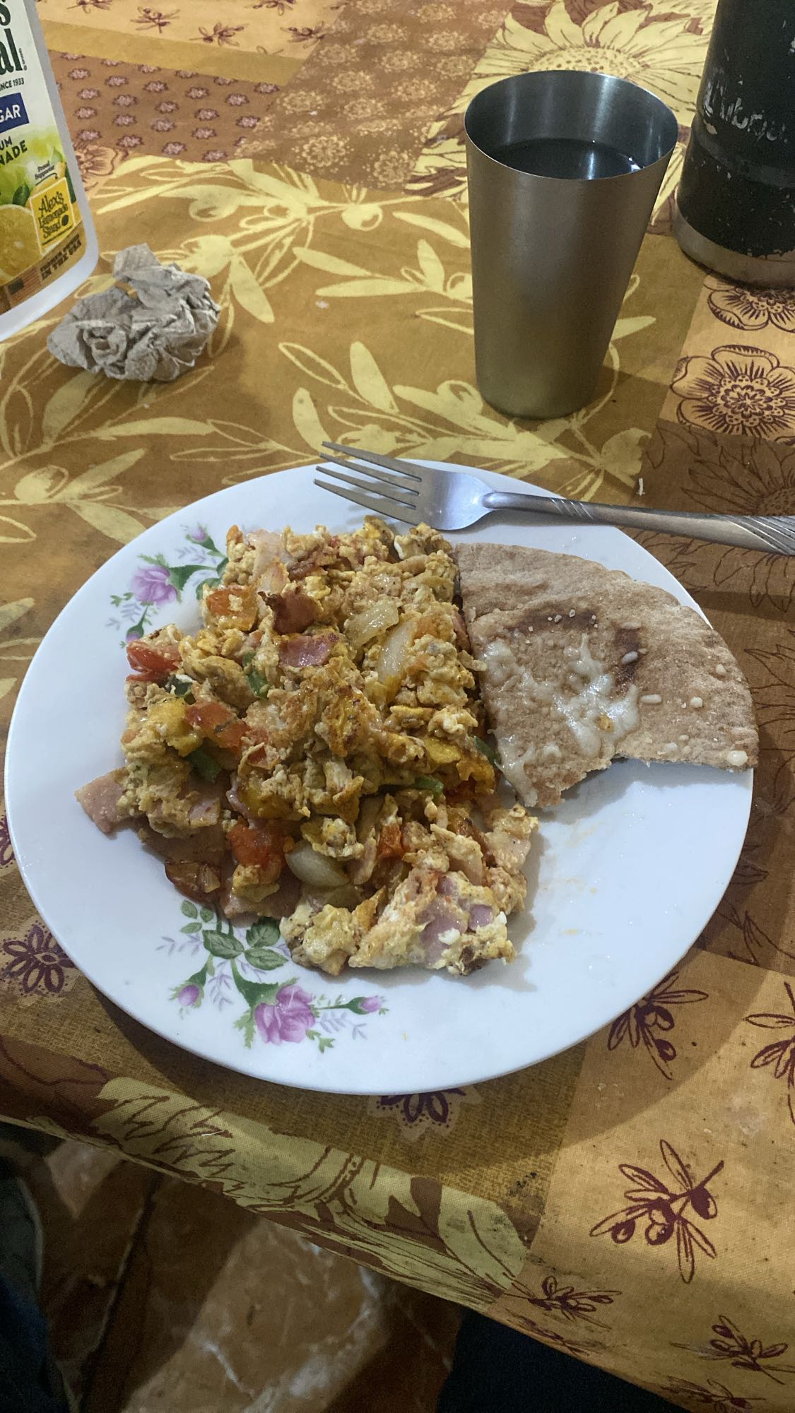Huevos revueltos con tortilla