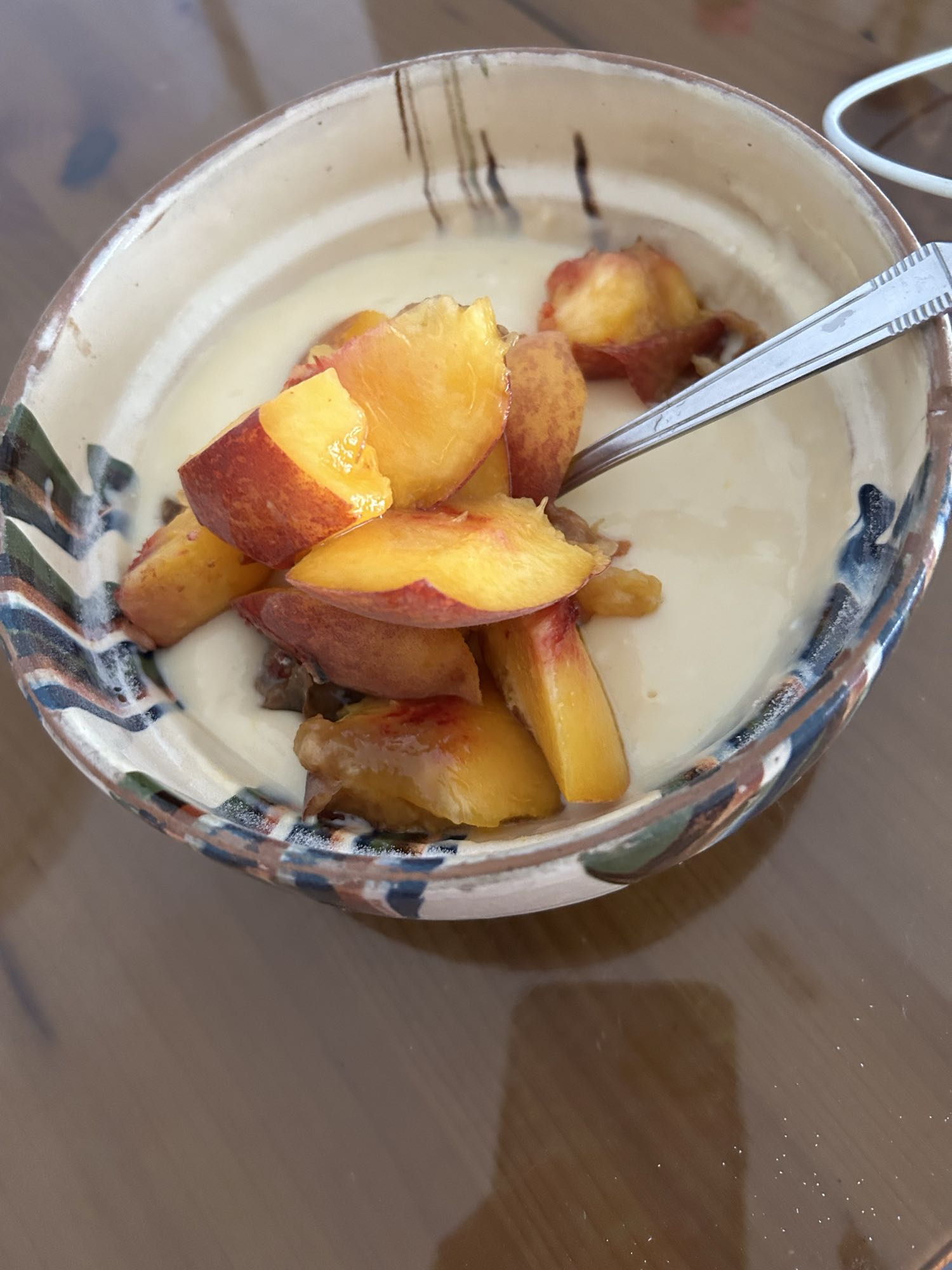 Iaurt Zuzu cu pudră proteică și piersică