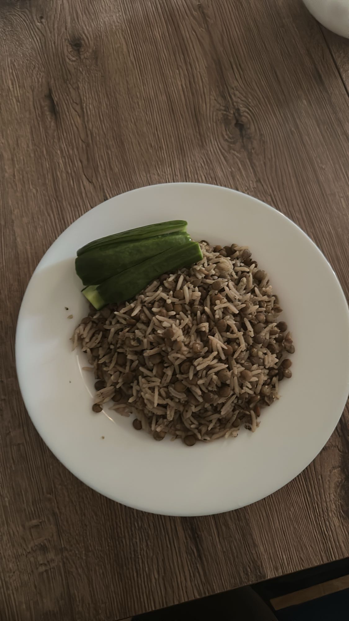 Lentil rice with cucumber