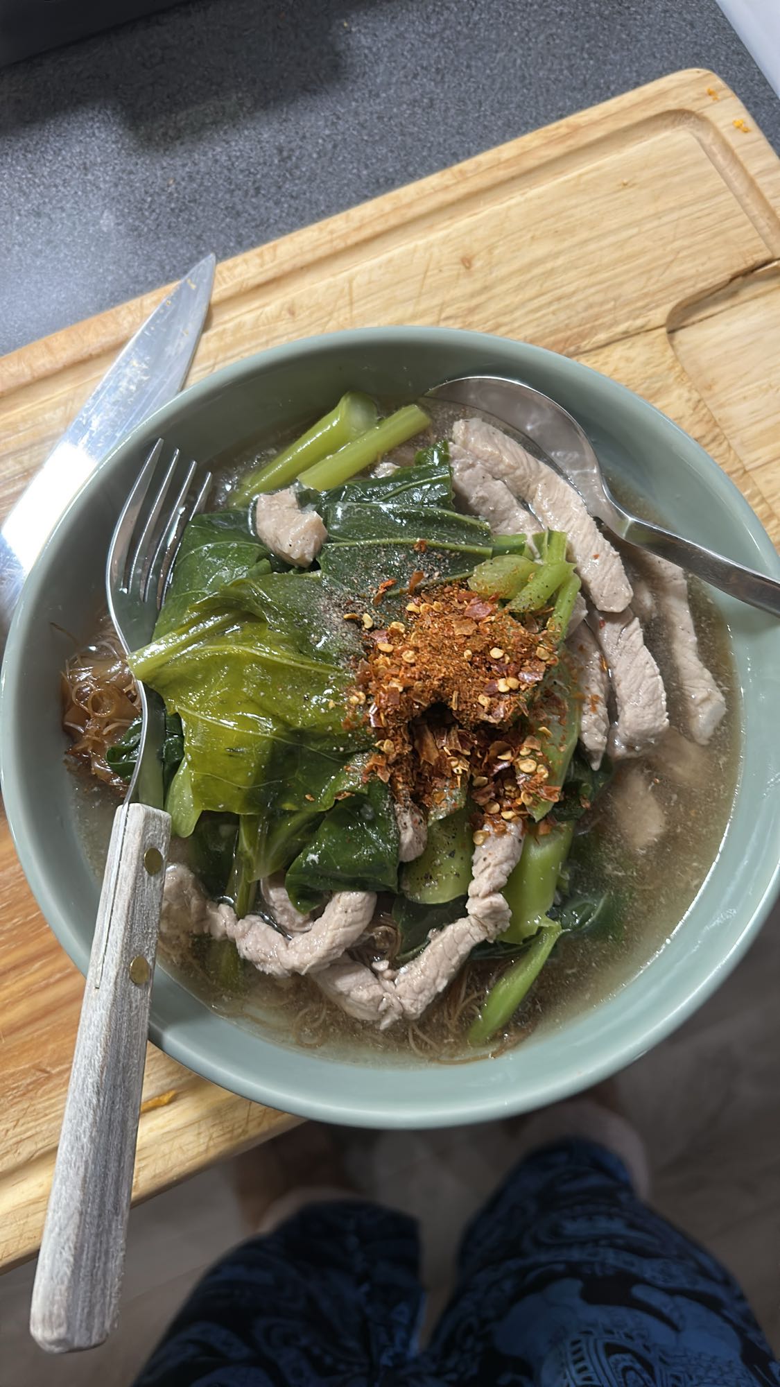 Svinekjøtt nudelsuppe