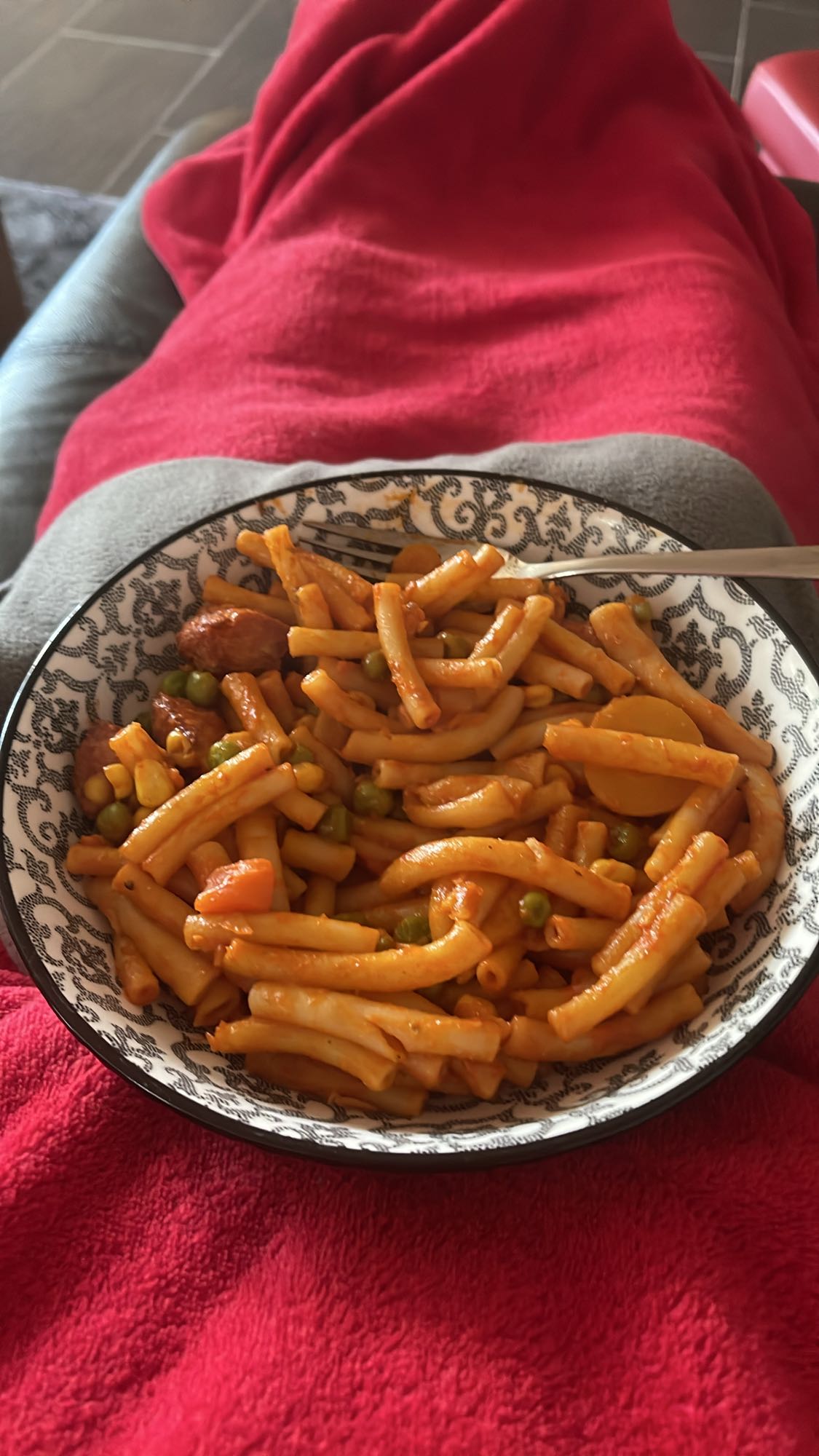 Pasta mit Wurst und Gemüse