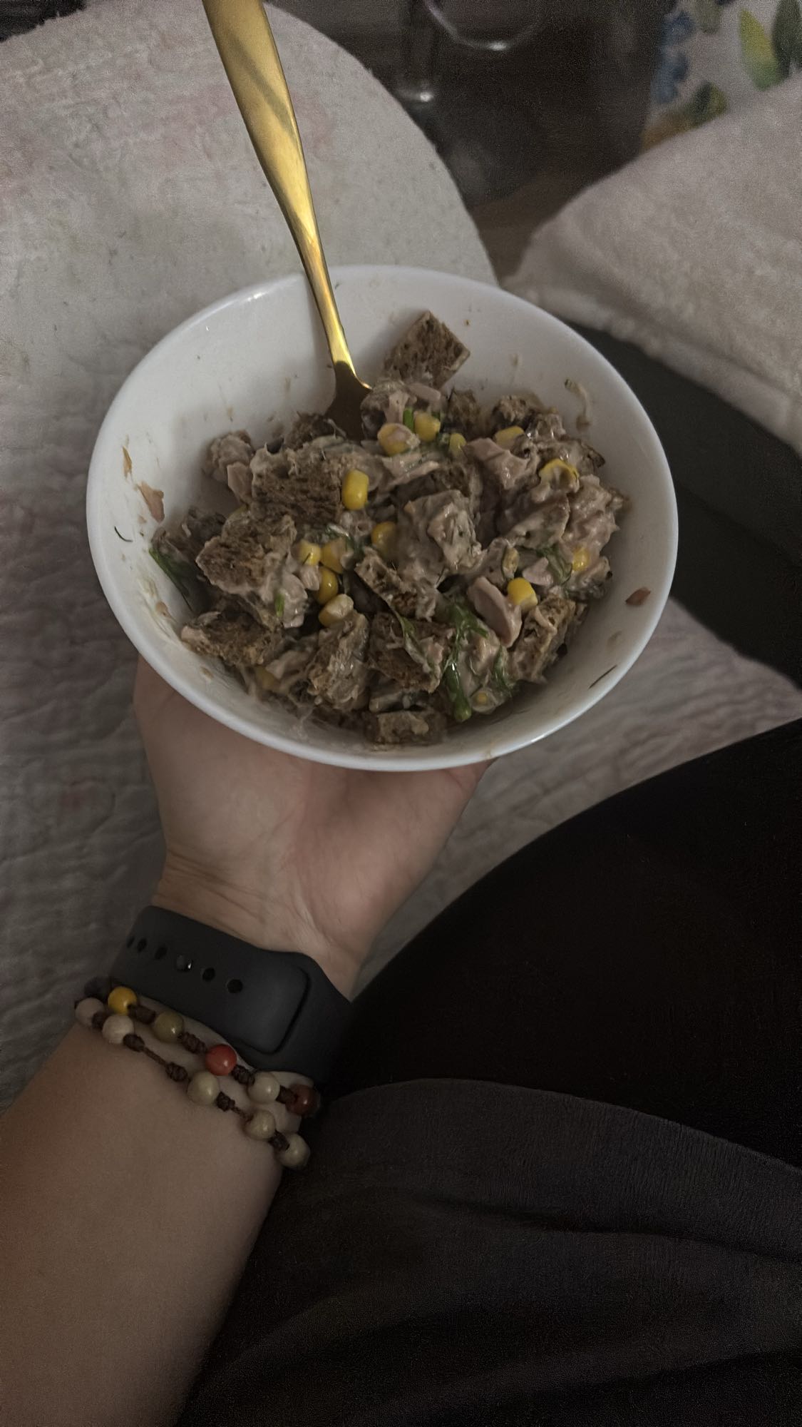 Sałatka z tuńczykiem i chlebem