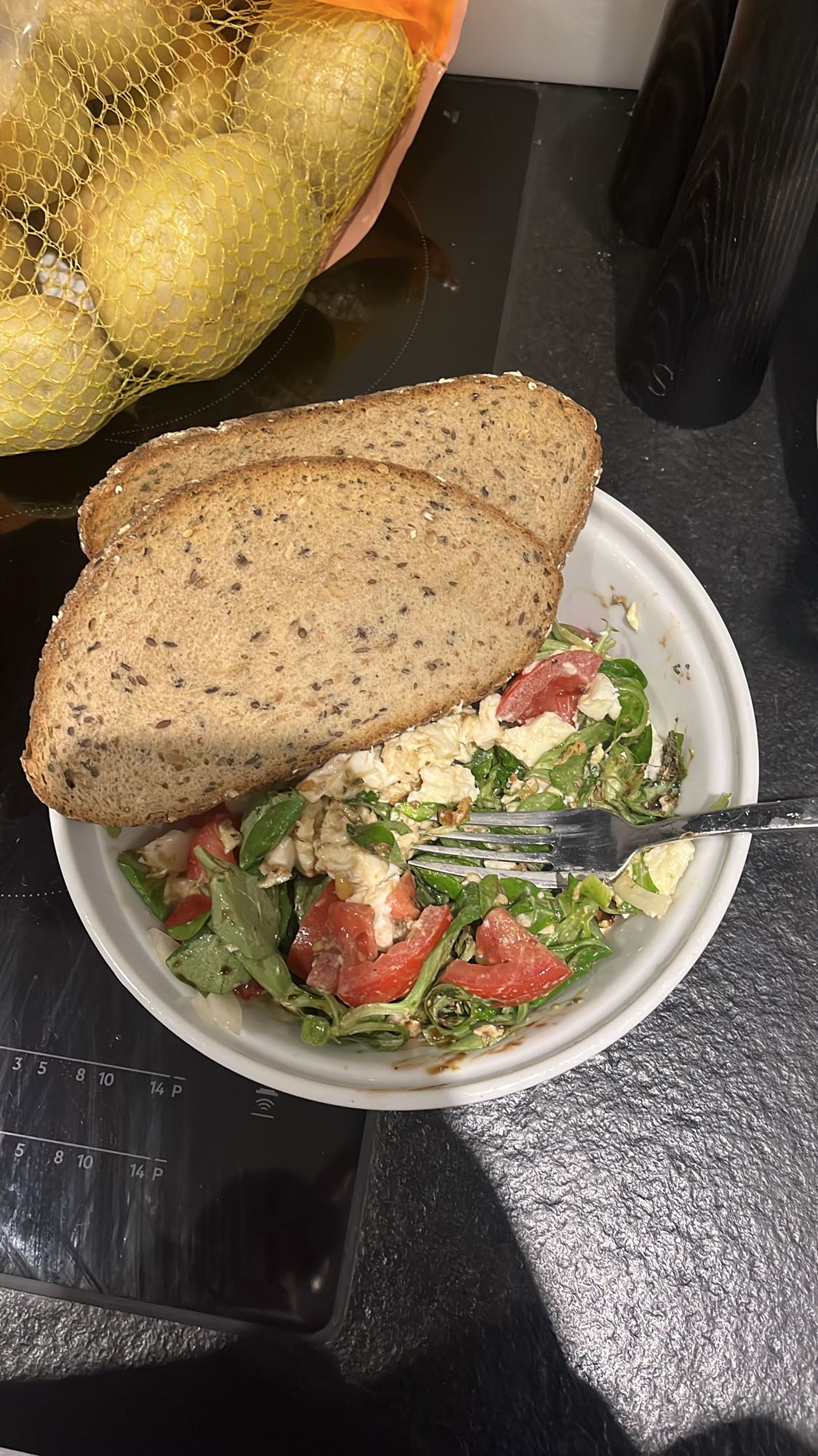 Volkoren toast met salade