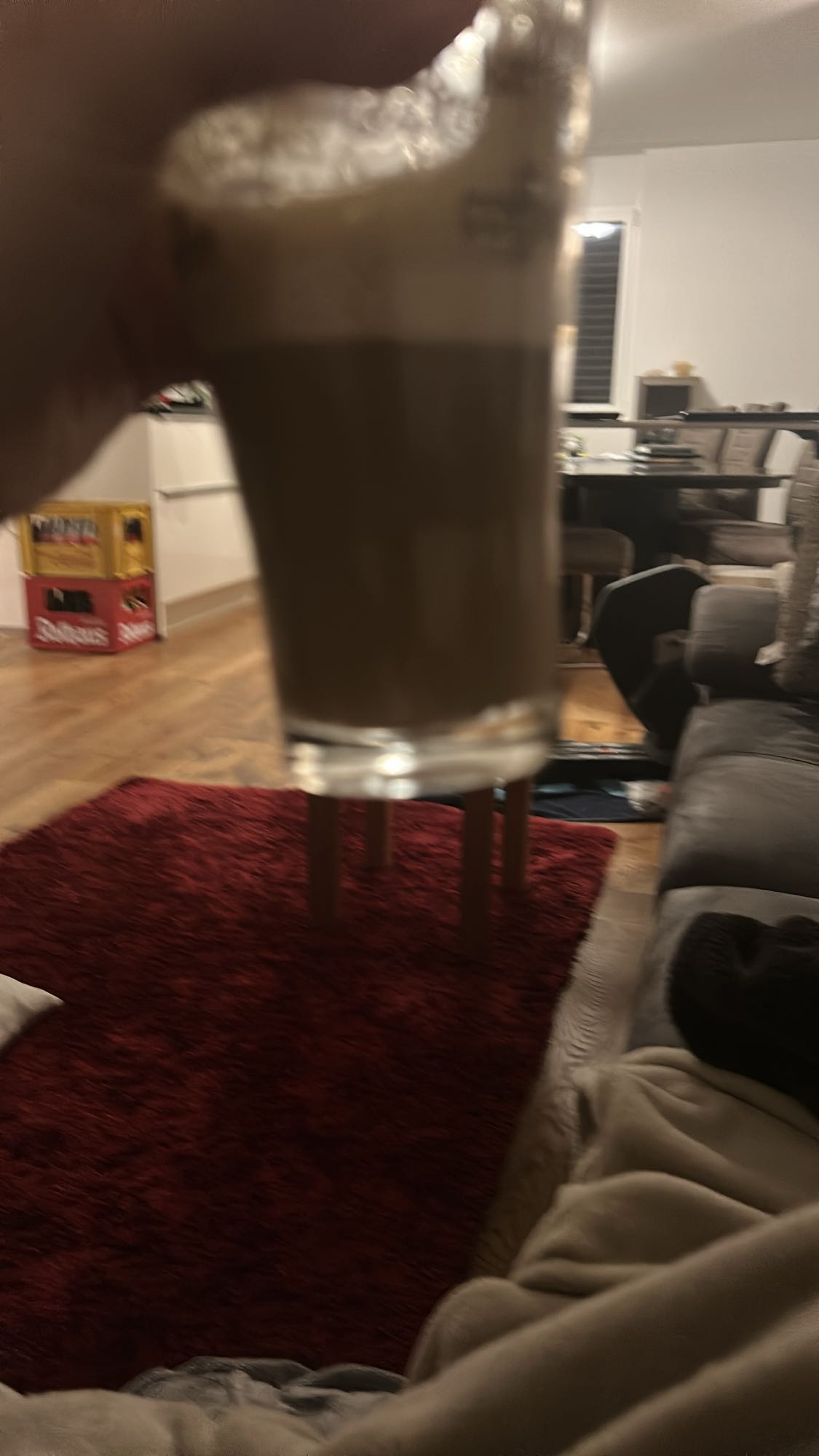 Kaffee mit Milch und Proteinpulver Flexpresso