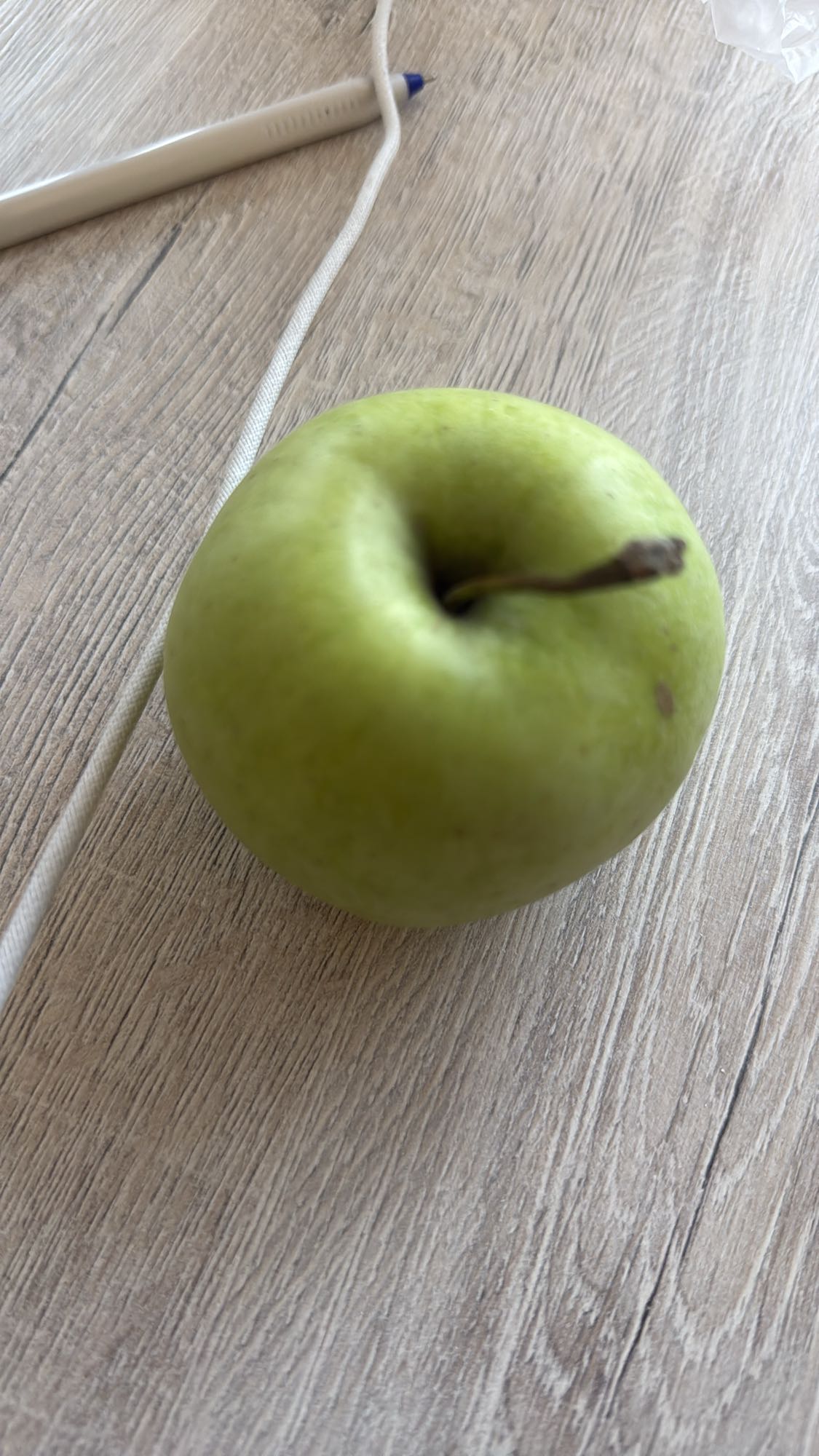 зелёное яблоко