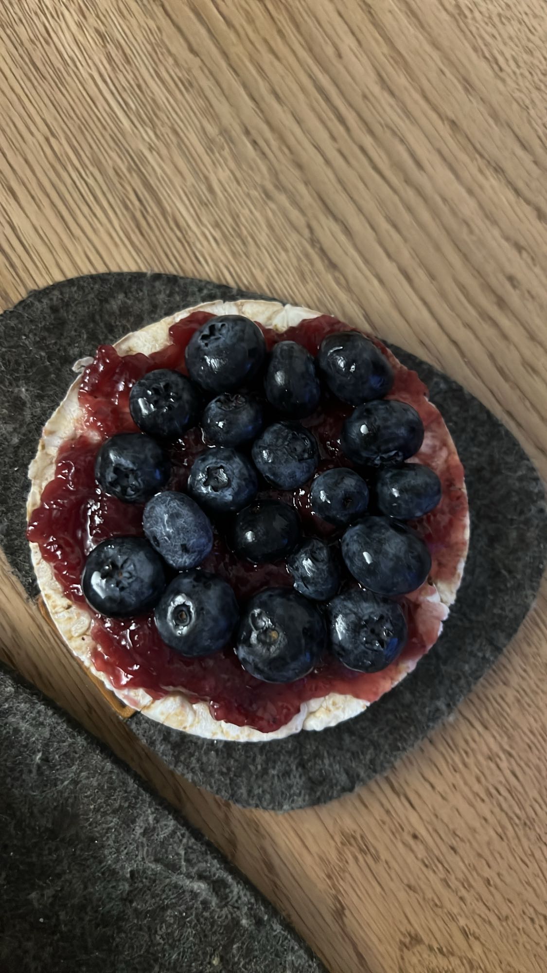 Arroz con arándanos y mermelada