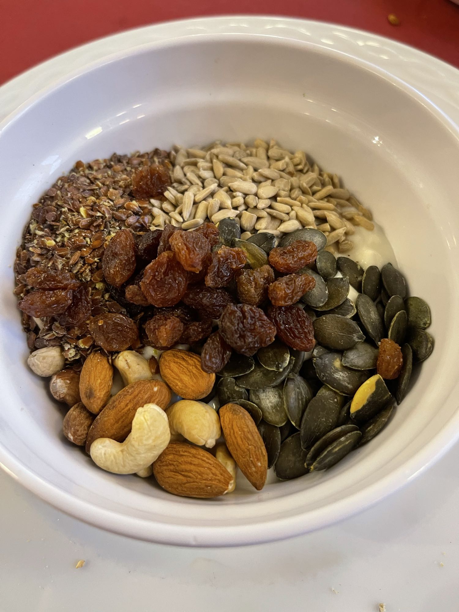 Yoghurt met noten en zaden