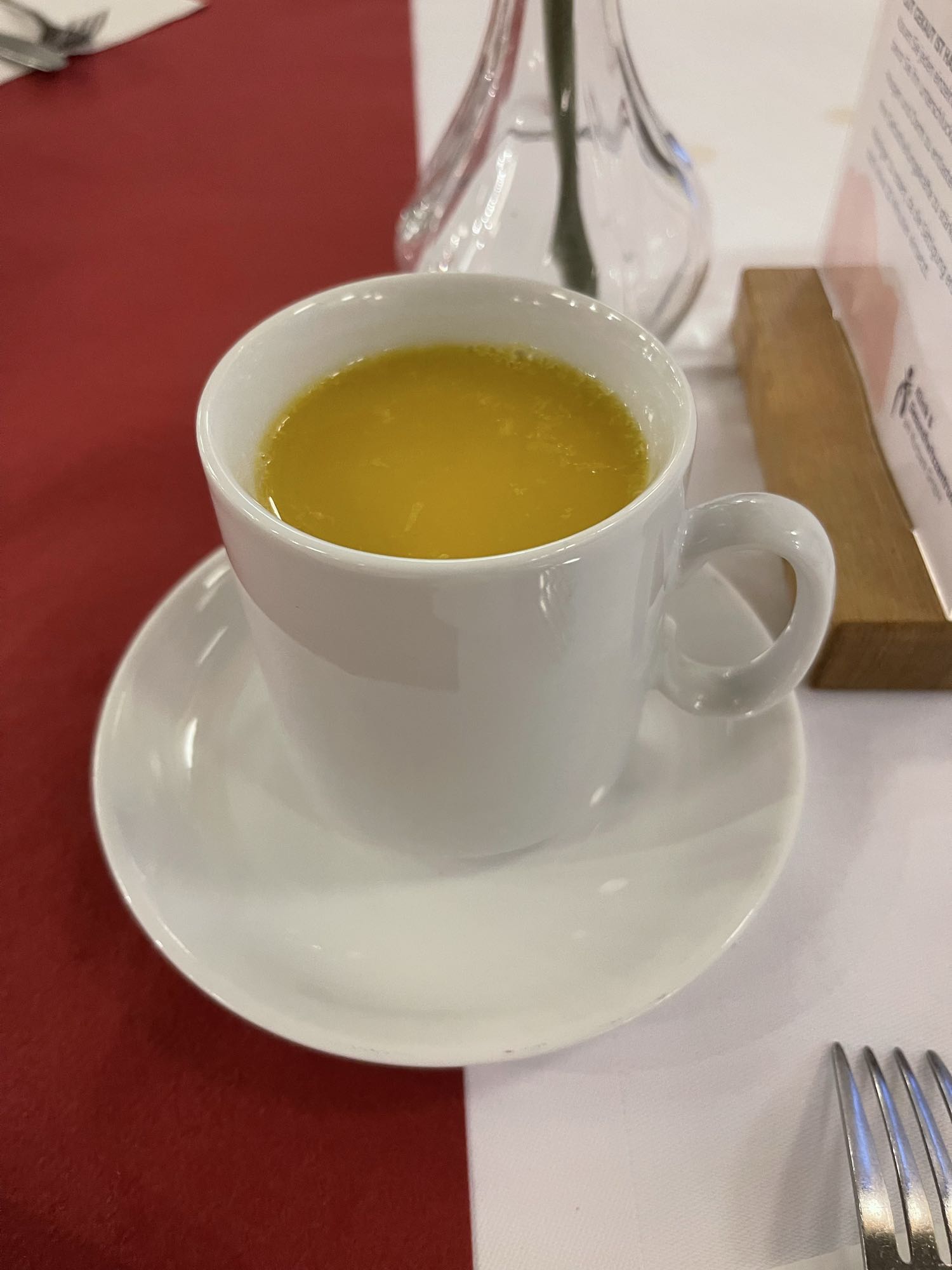 Tasse Kürbissuppe