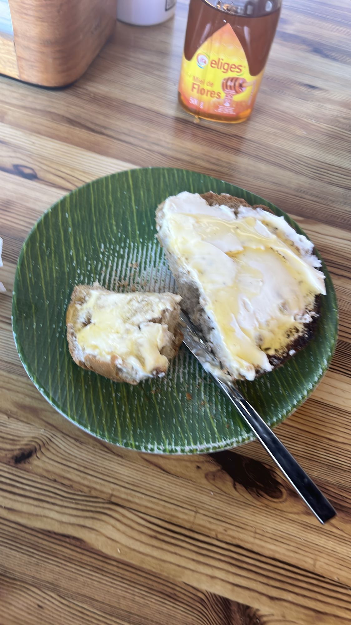 Pan con mantequilla y miel