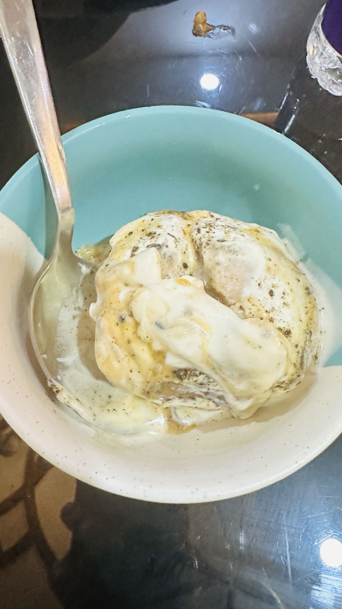 Vanilla ice cream scoop