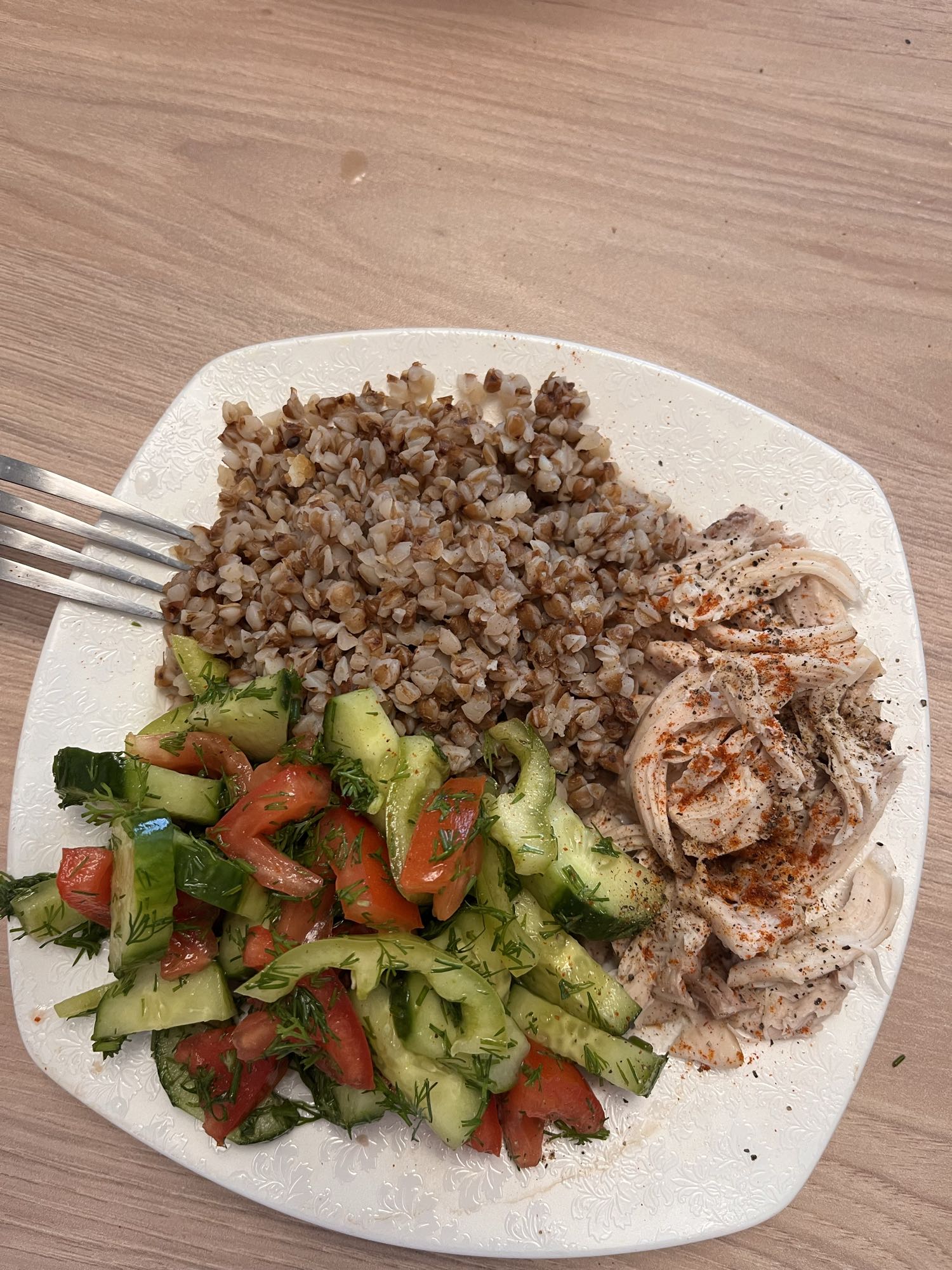 Karabuğday Tavuk Salata