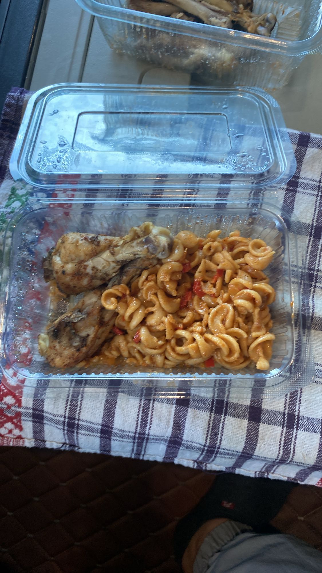 Paste cu pui la grătar