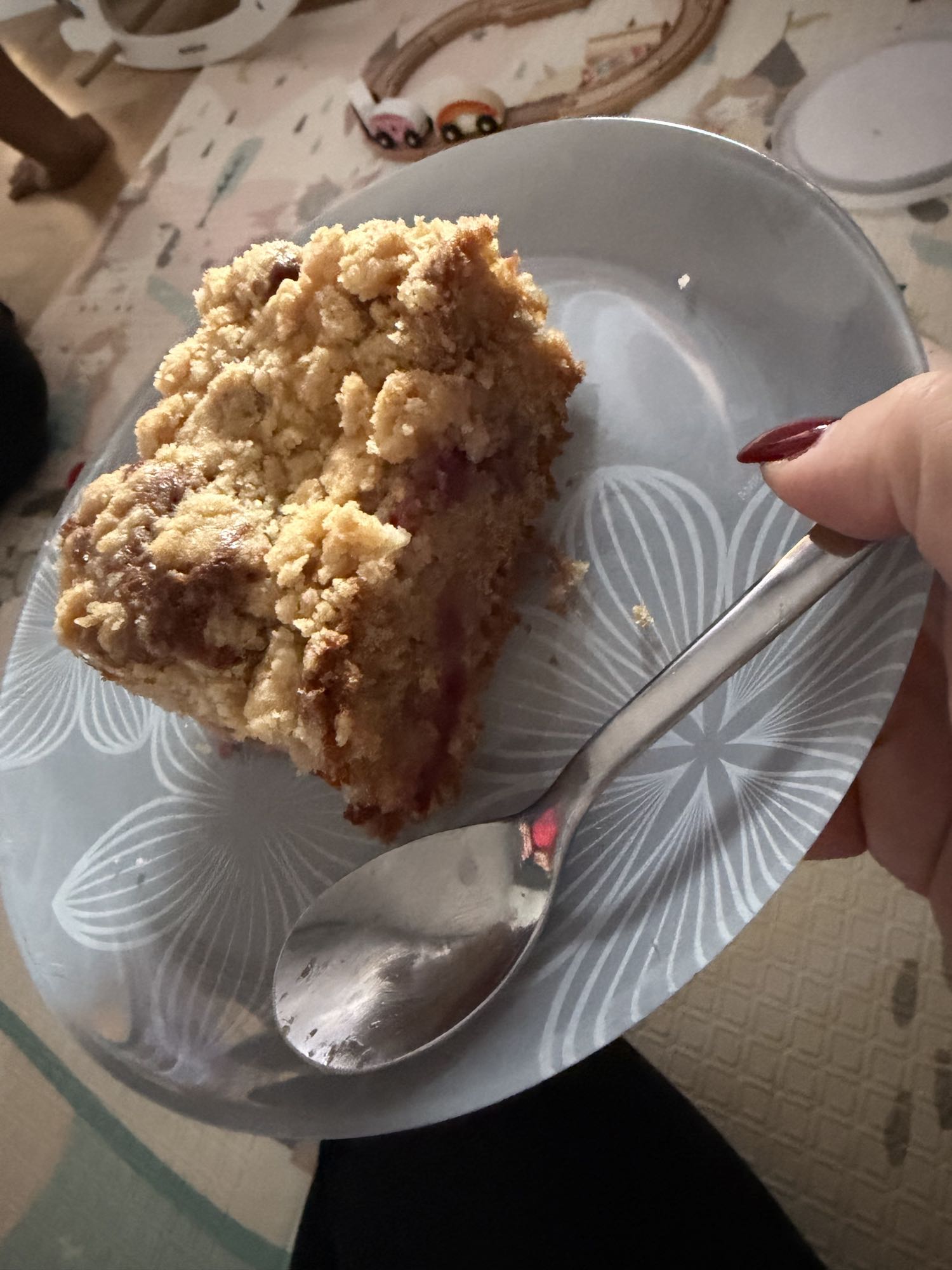 kawałek ciasta z kruszonką