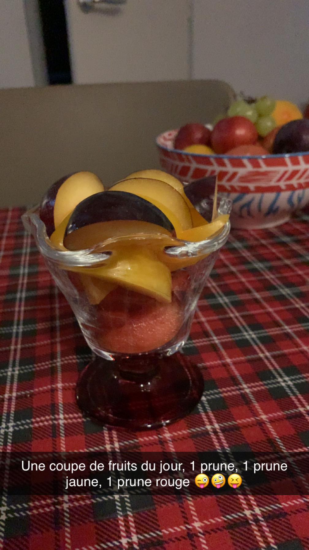 Coupe de prunes fraîches