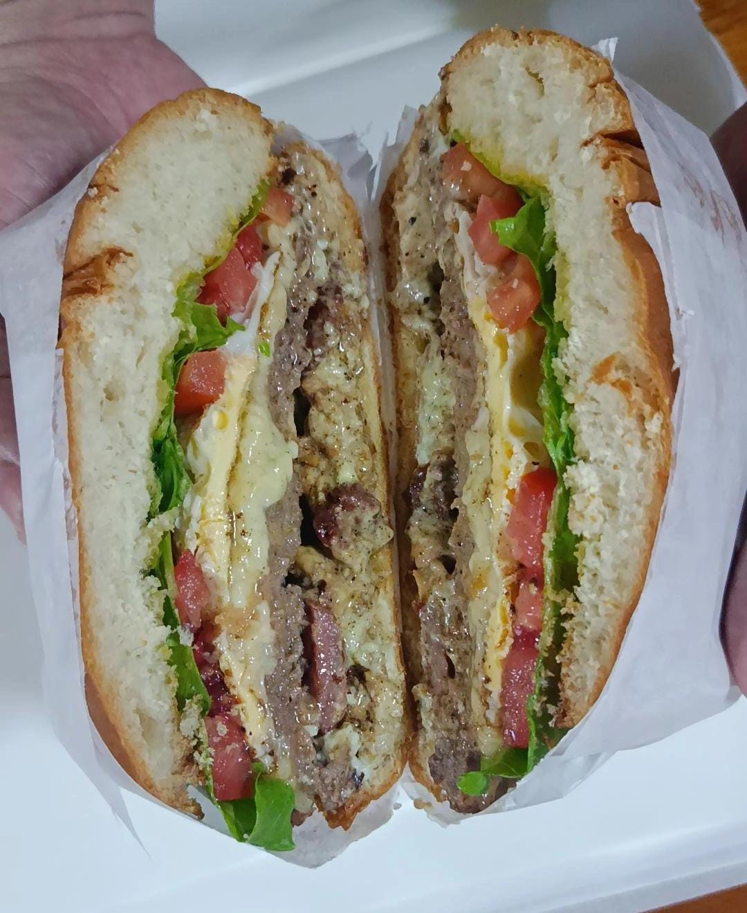 Cheeseburger with Veggies