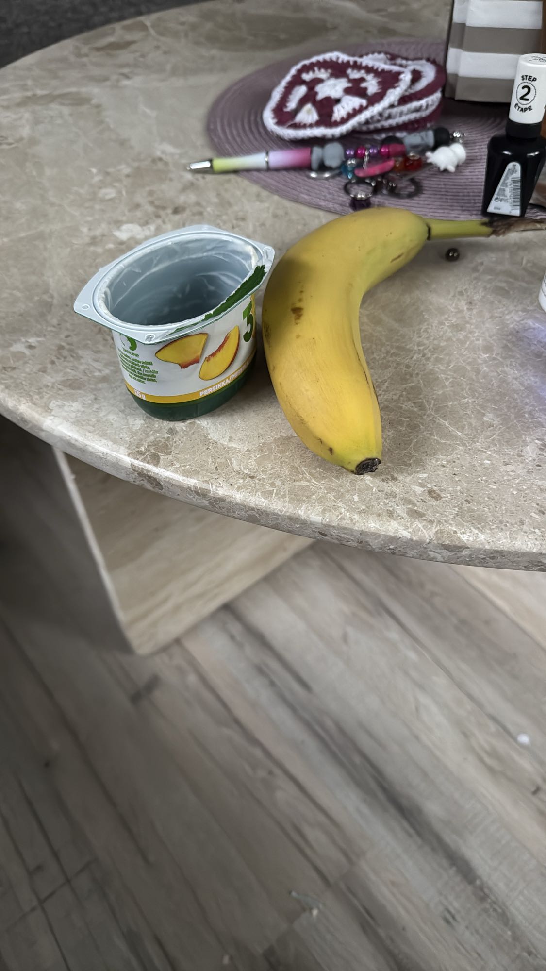 Banan och persikoyoghurt