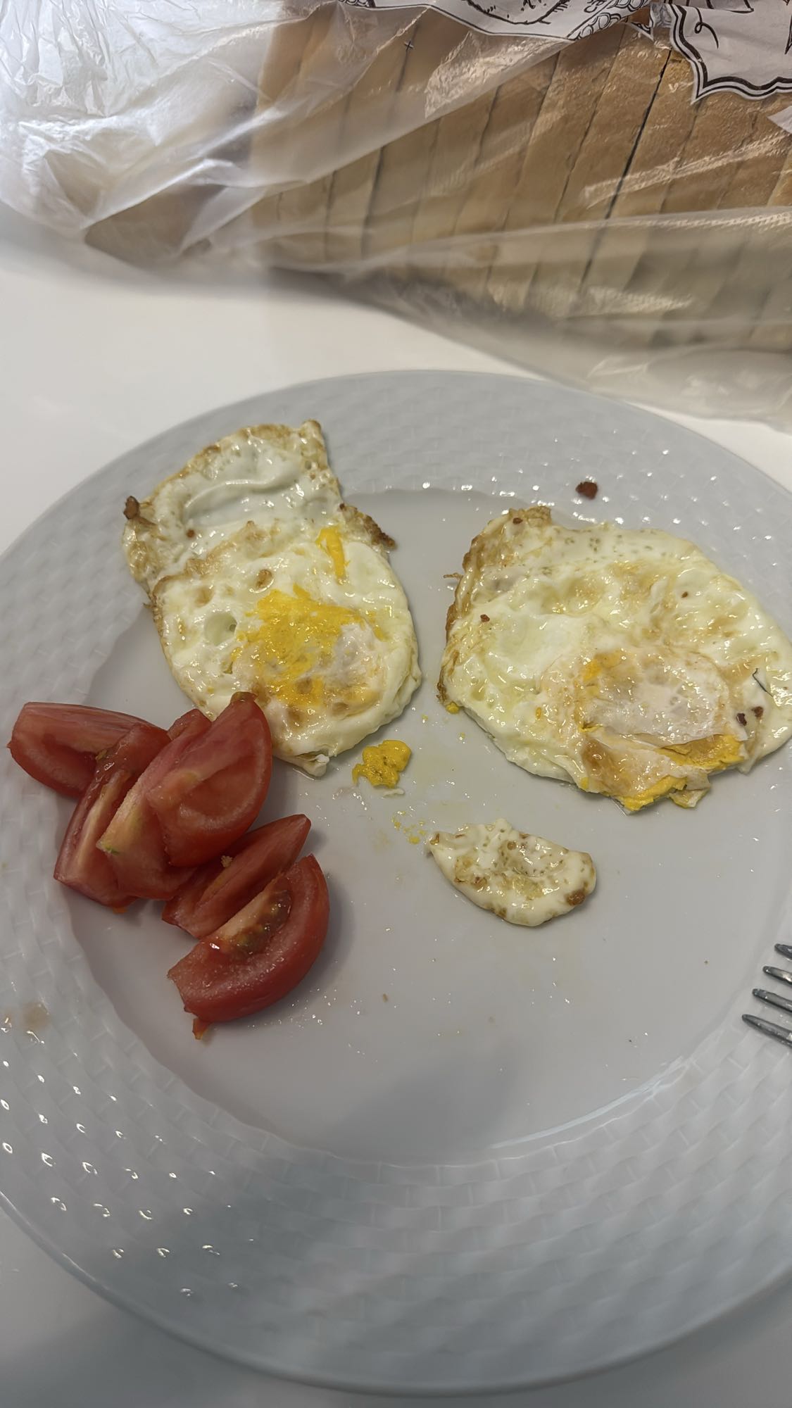 Ouă prăjite cu roșii