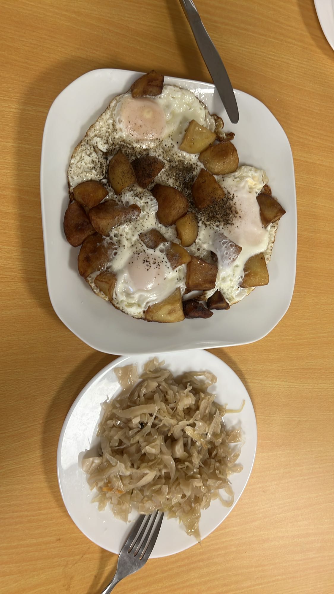 Oua cu cartofi si varza