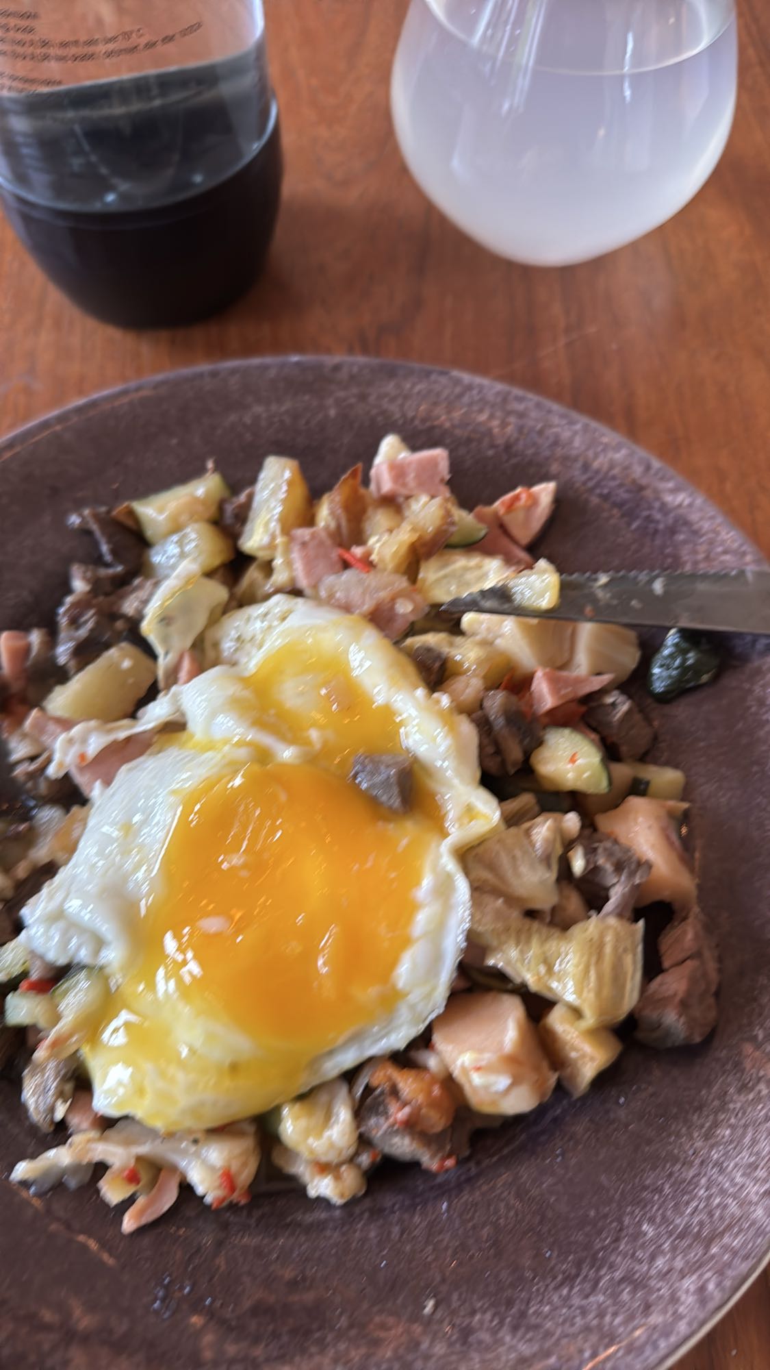 Stekt ägg med pyttipanna