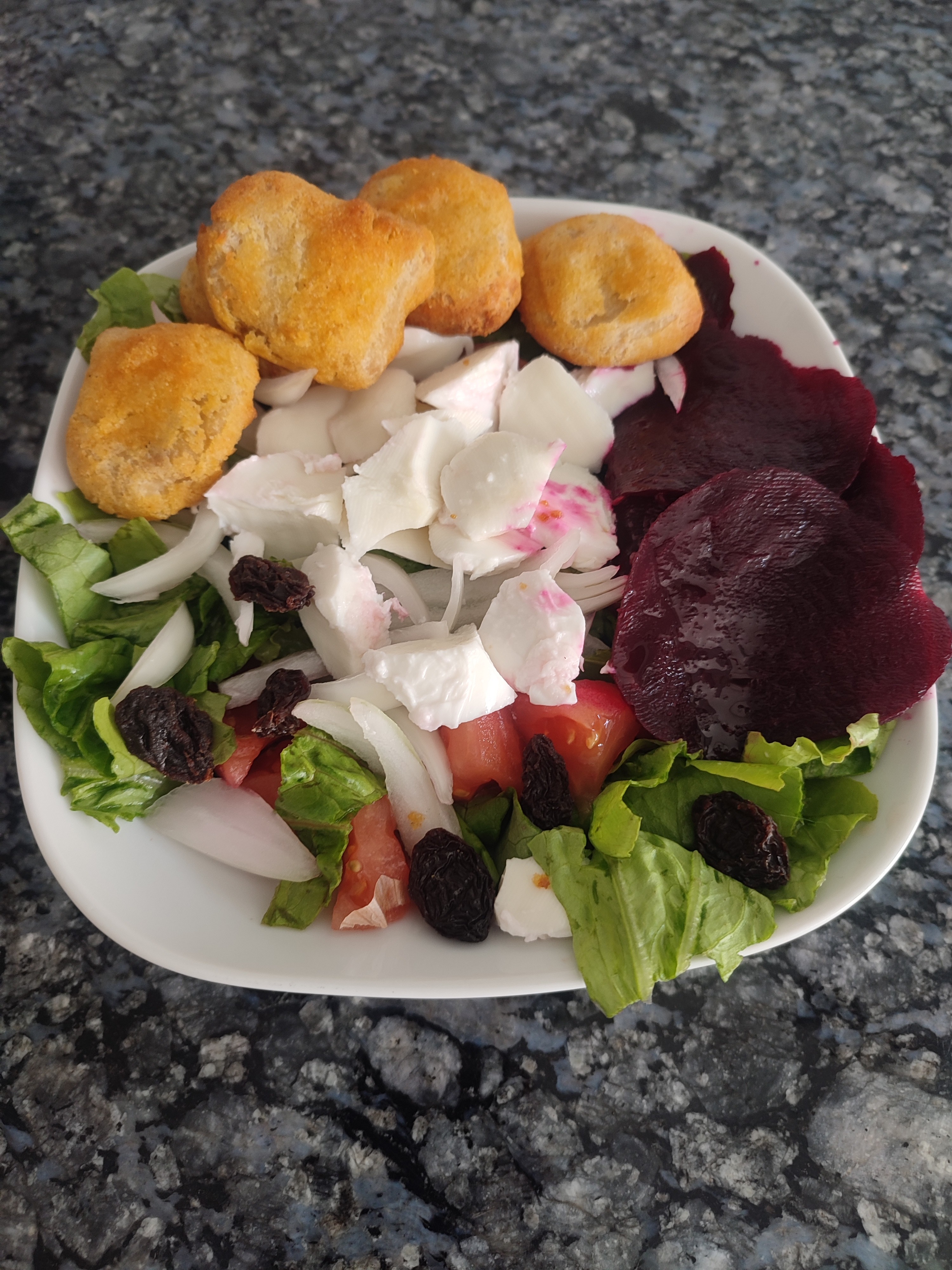 Ensalada con nuggets