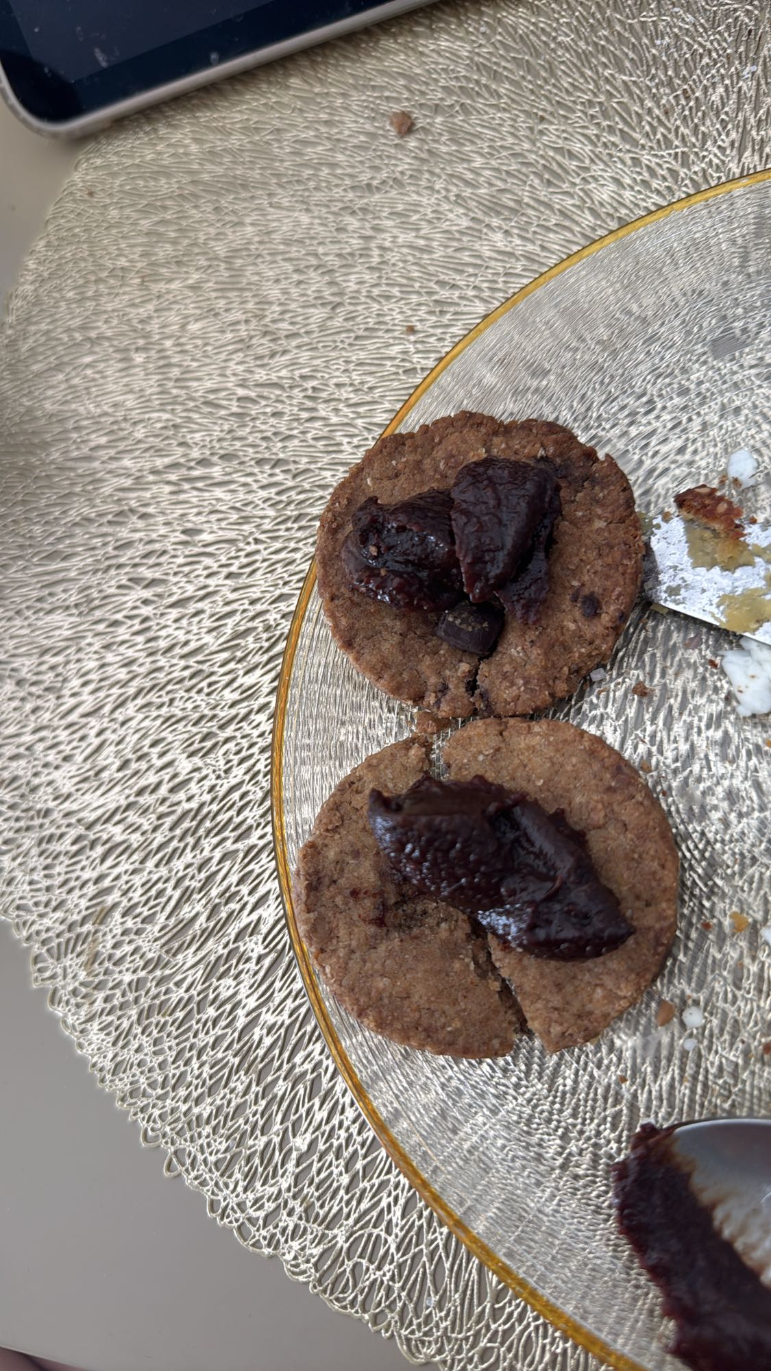 печенье из цельно зерновой муки с темным шоколадом