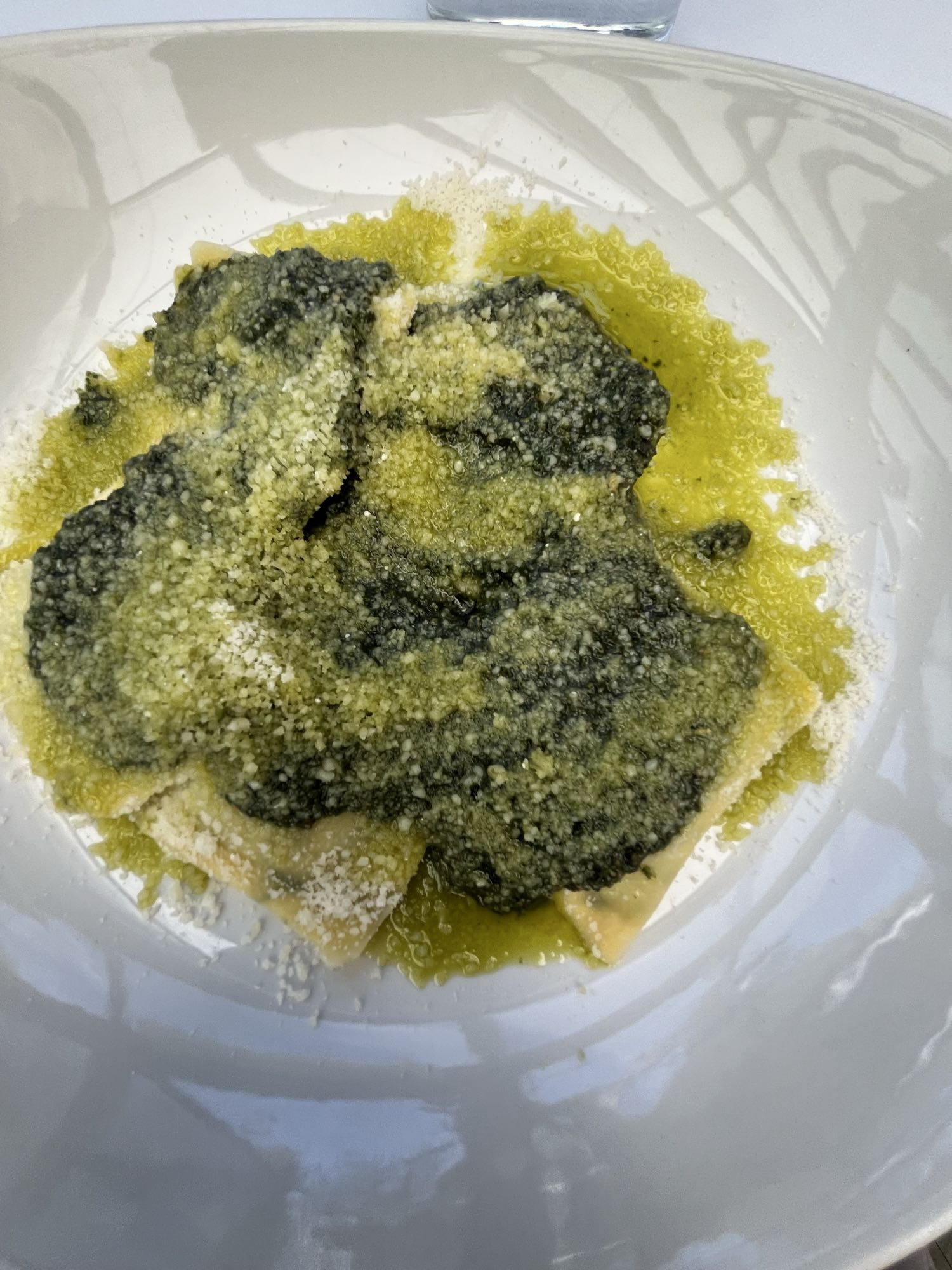 Ravioles con pesto