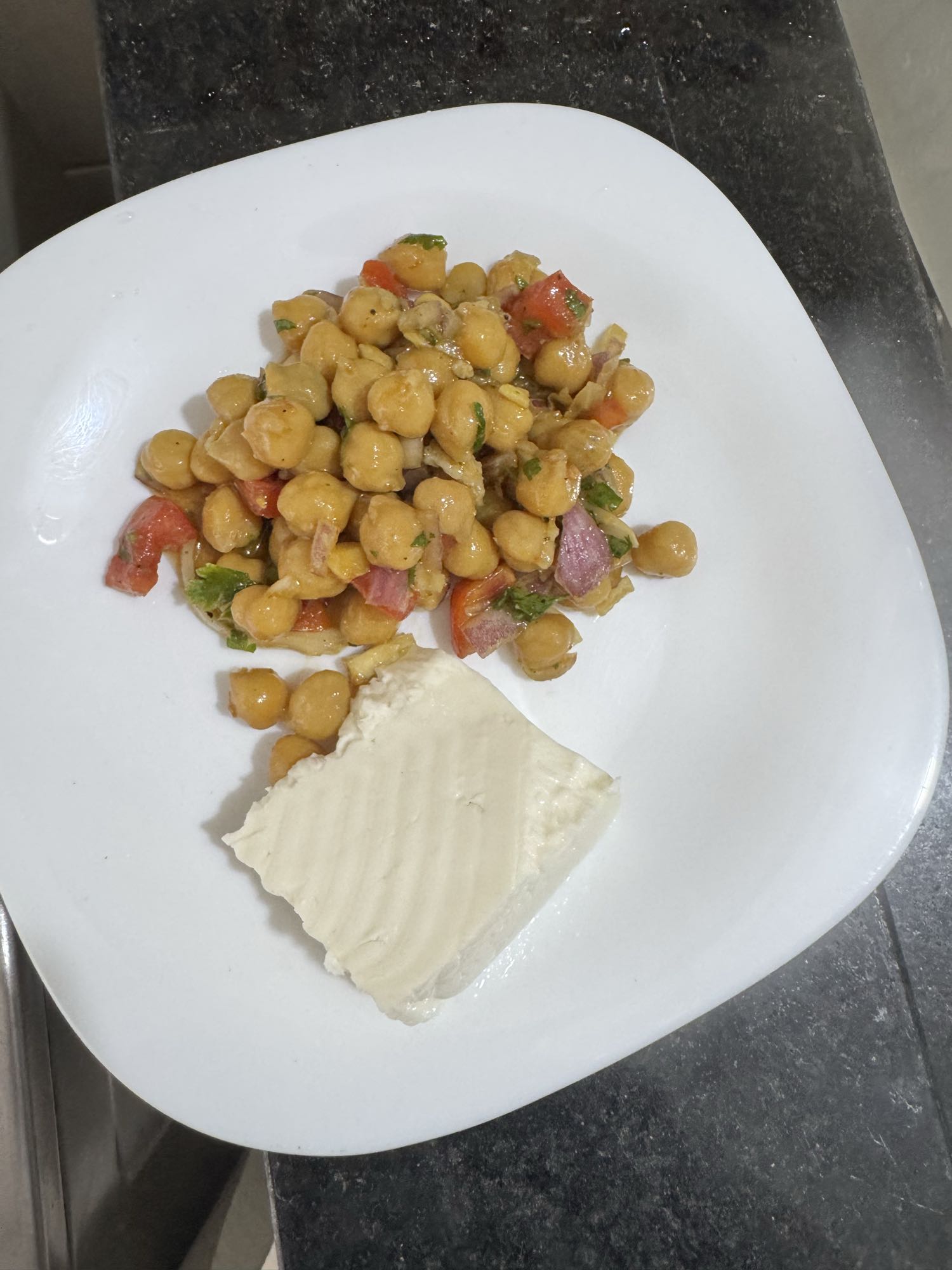 Salada de grão e tofu