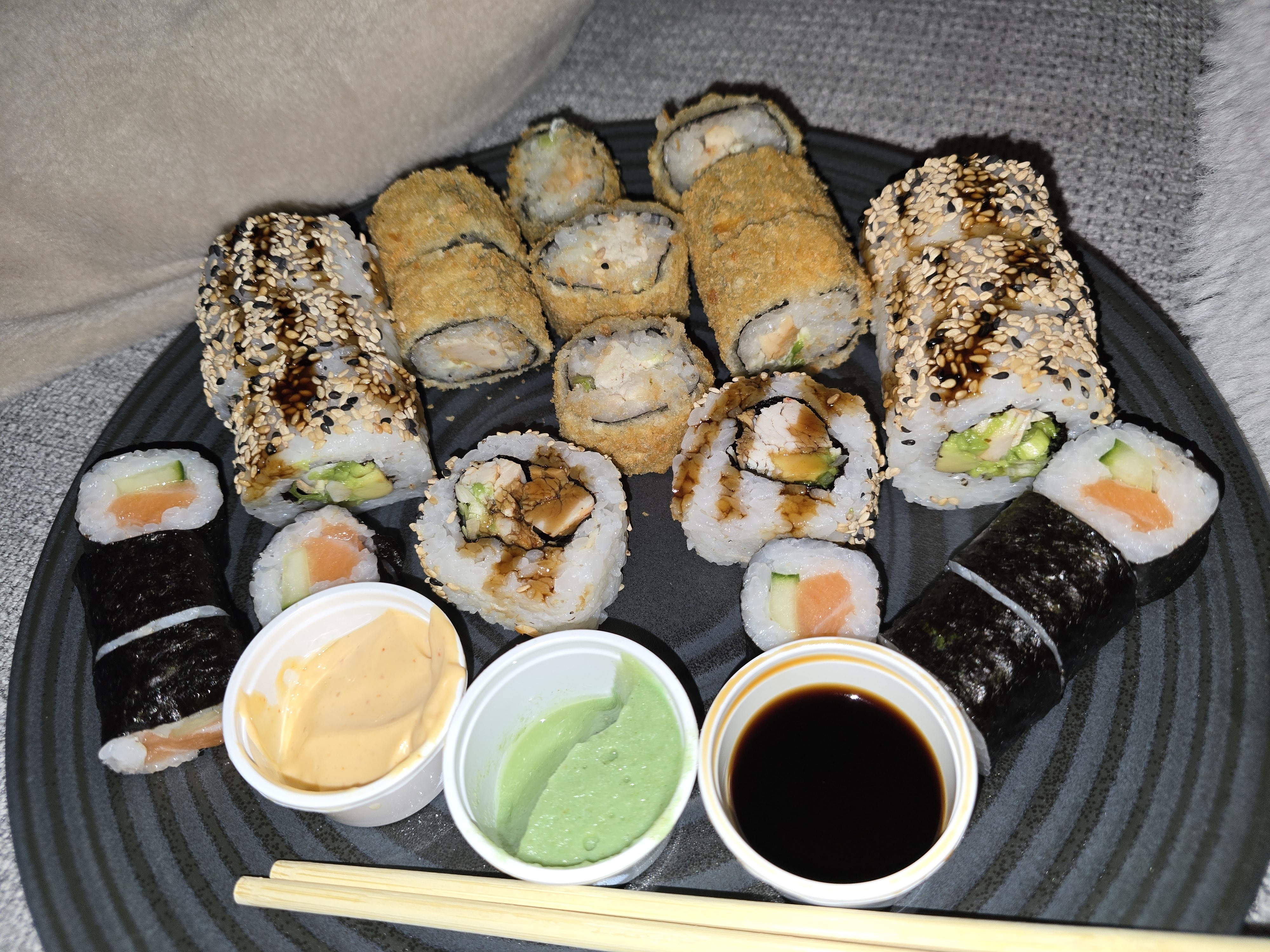 Sushi mix platter