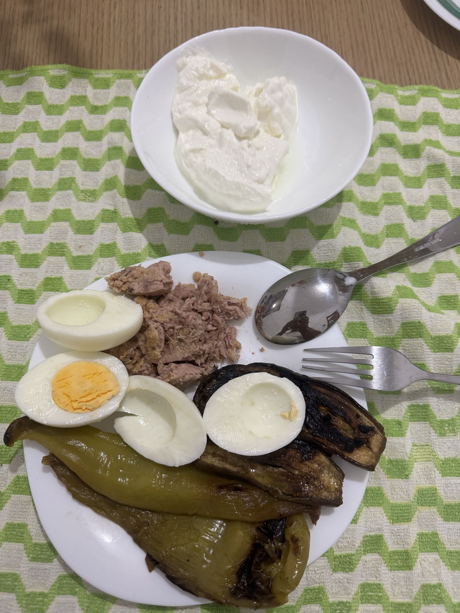 Egg Tuna Veggie Plate