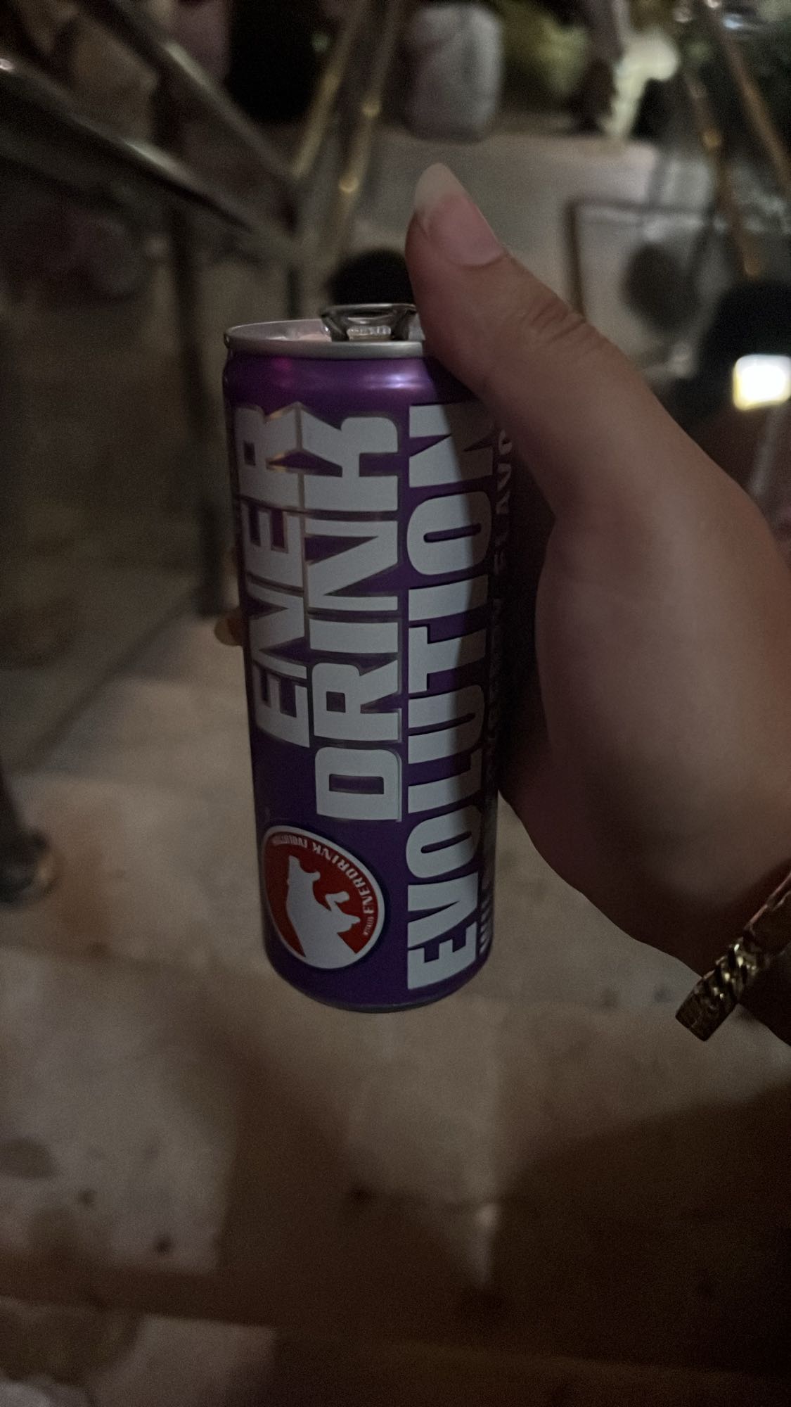 bebida energética lata