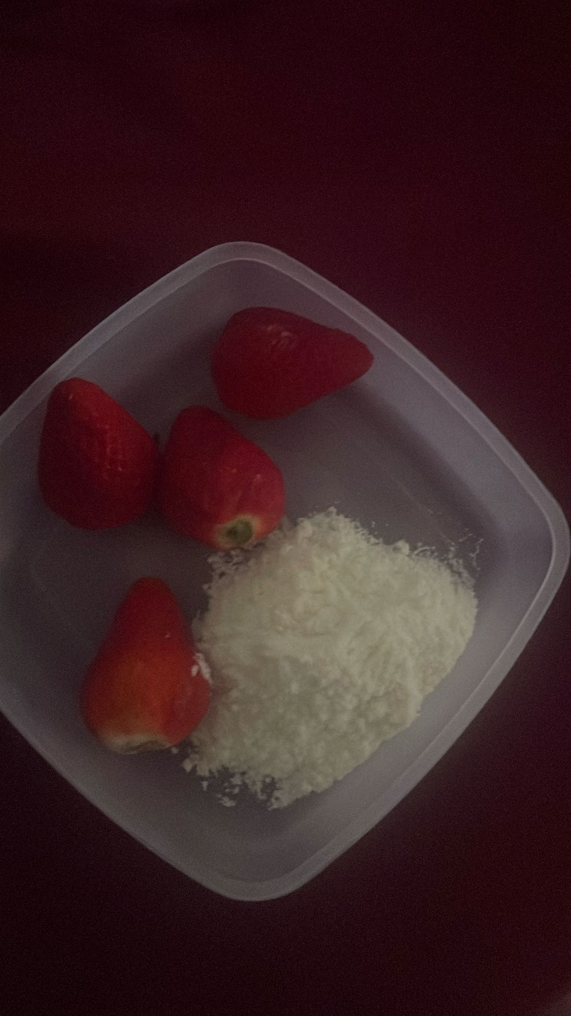 Morango com coco ralado