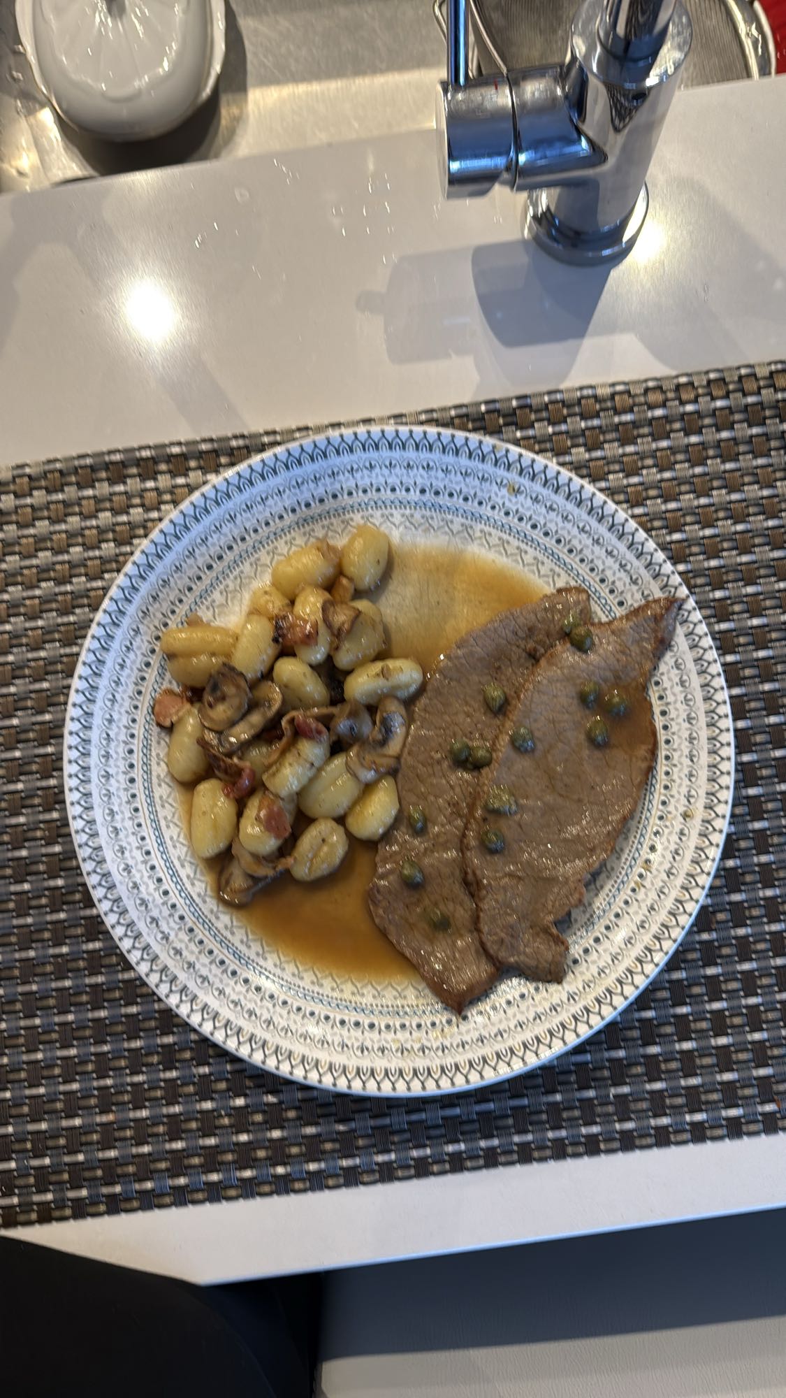 Gnocchis et boeuf sauce