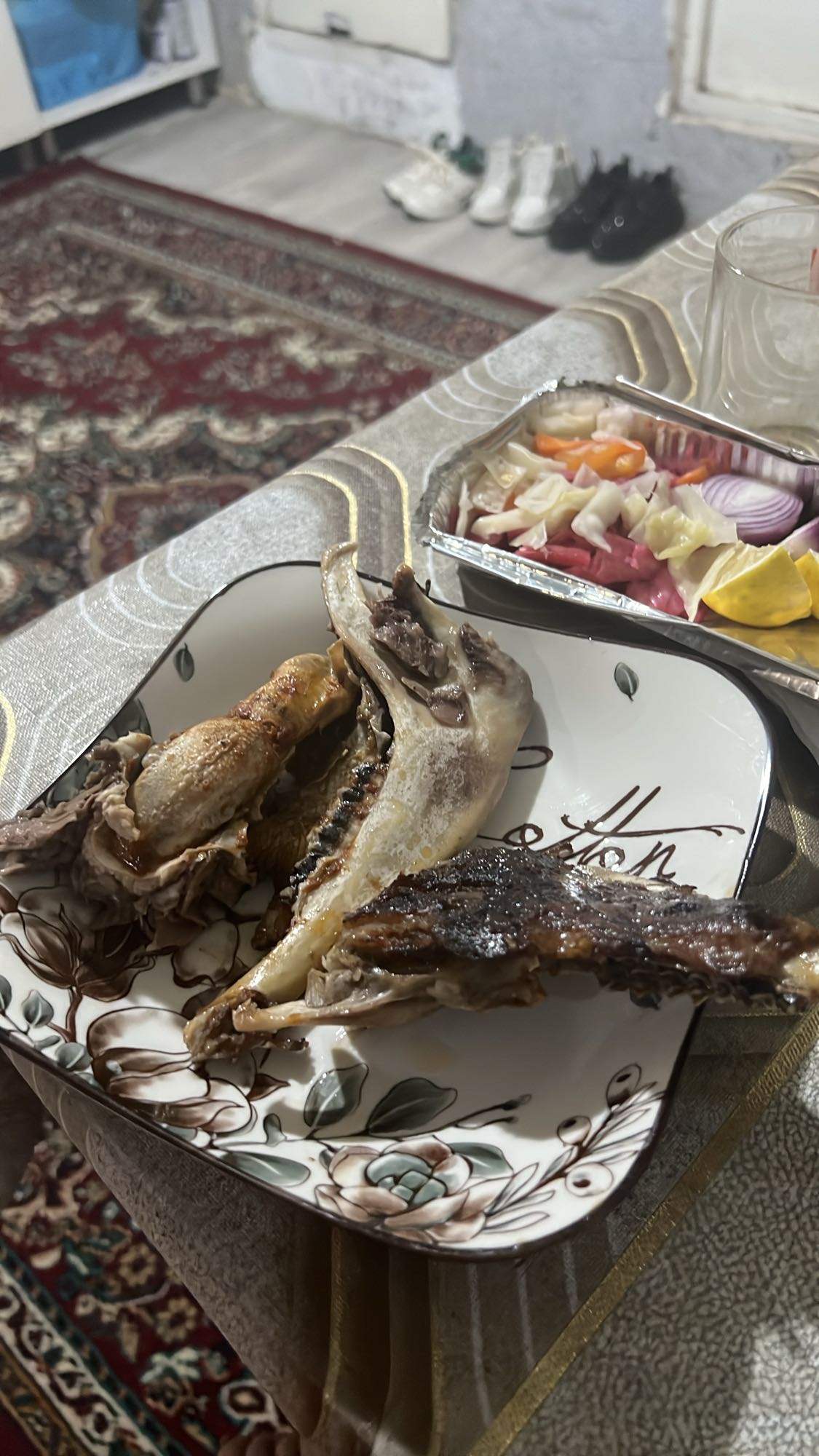 Qoyun başı və tərəvəz salatı