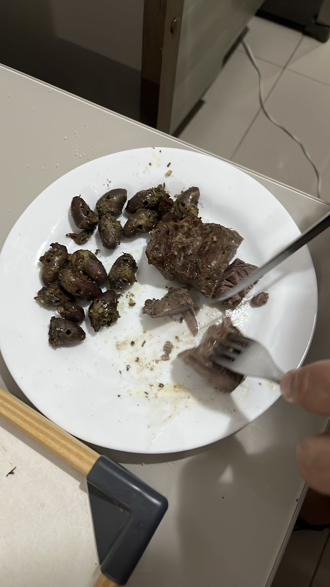 Coração e carne grelhada