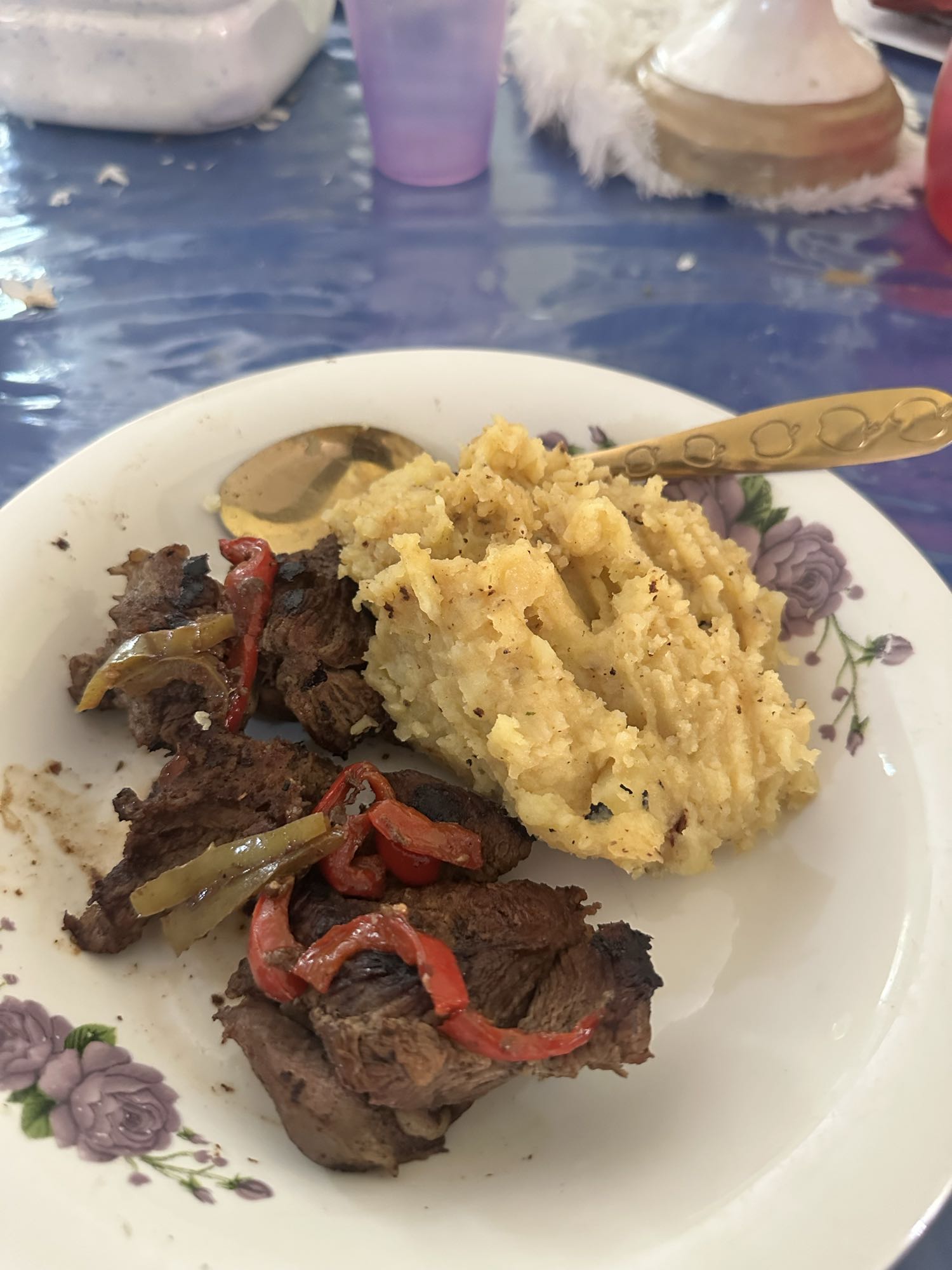 Carne asada con puré