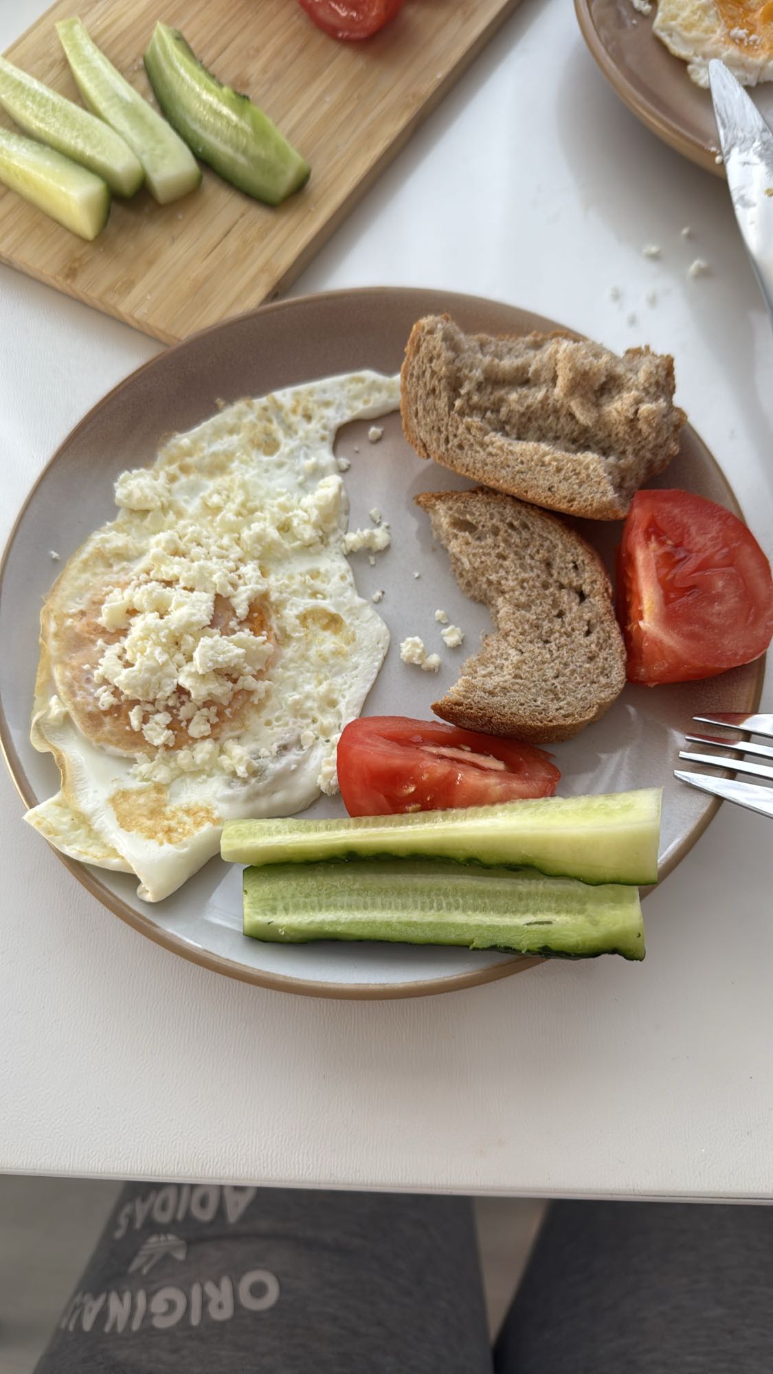 Mic dejun cu ou și legume