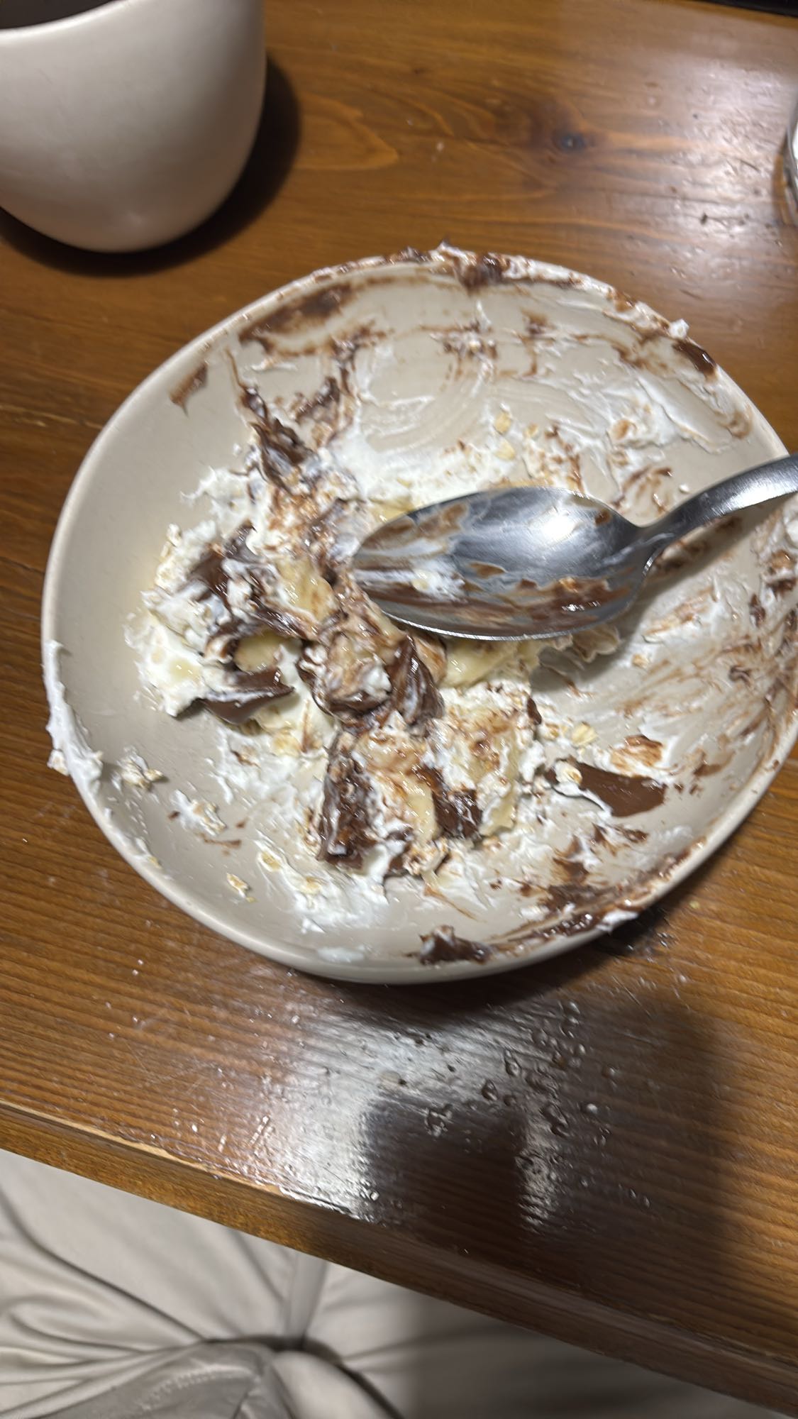 Plátano con crema y chocolate