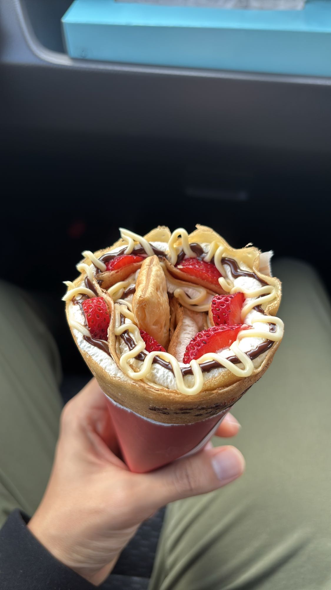 いちごクレープ