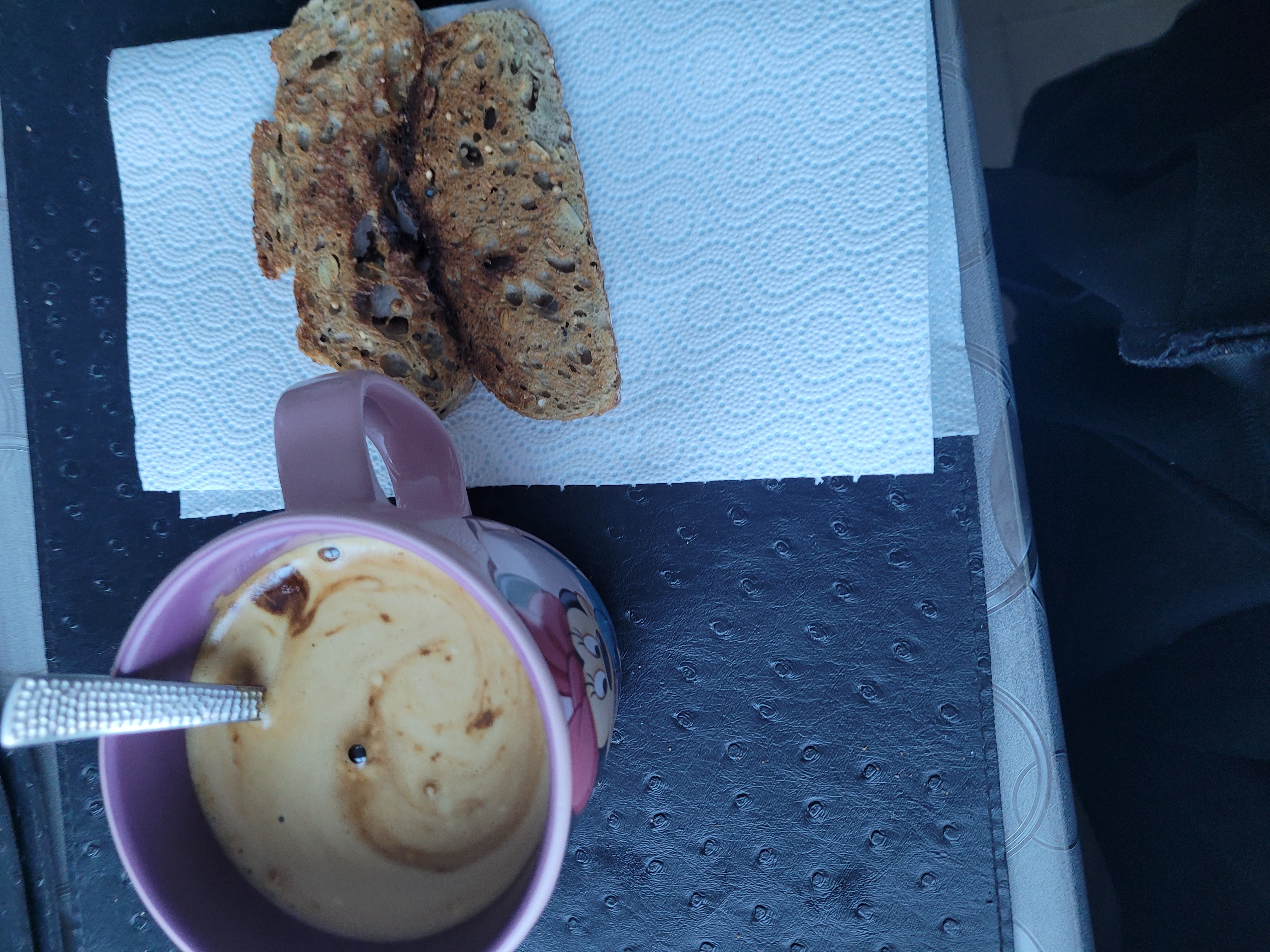 Café et pain aux graines