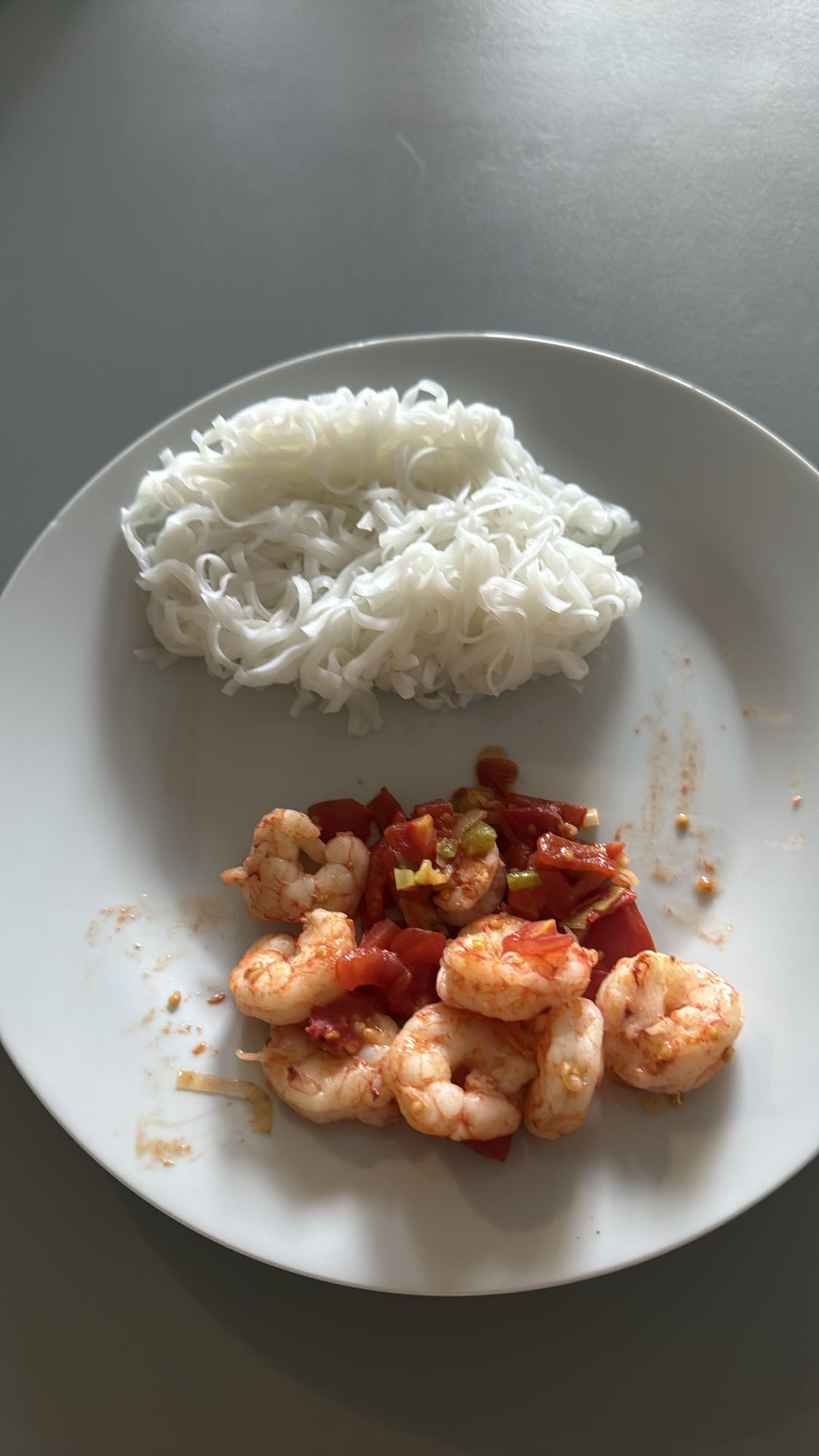 Creveți cu tăiței de orez